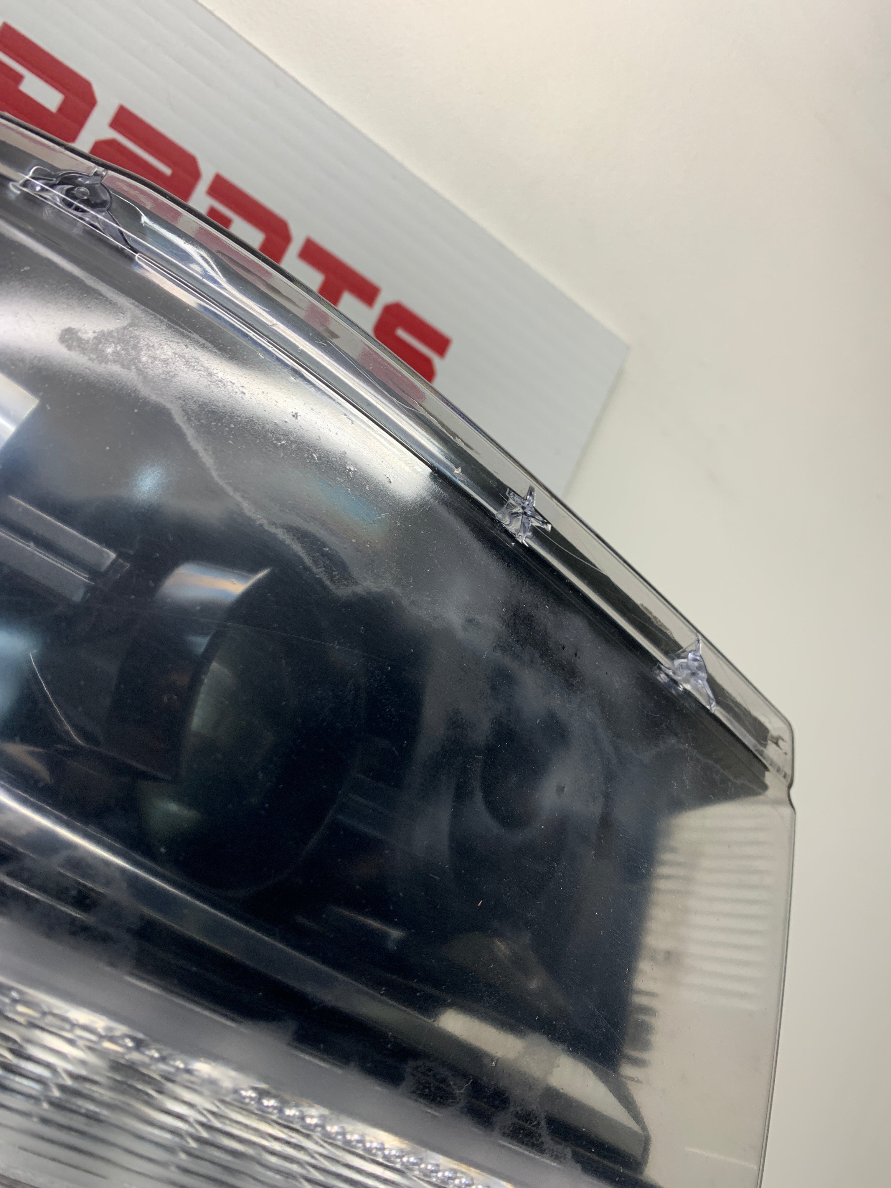 2016 - 2019 CHEVROLET SILVERADO 1500 PASSENGER SIDE HEADLIGHT