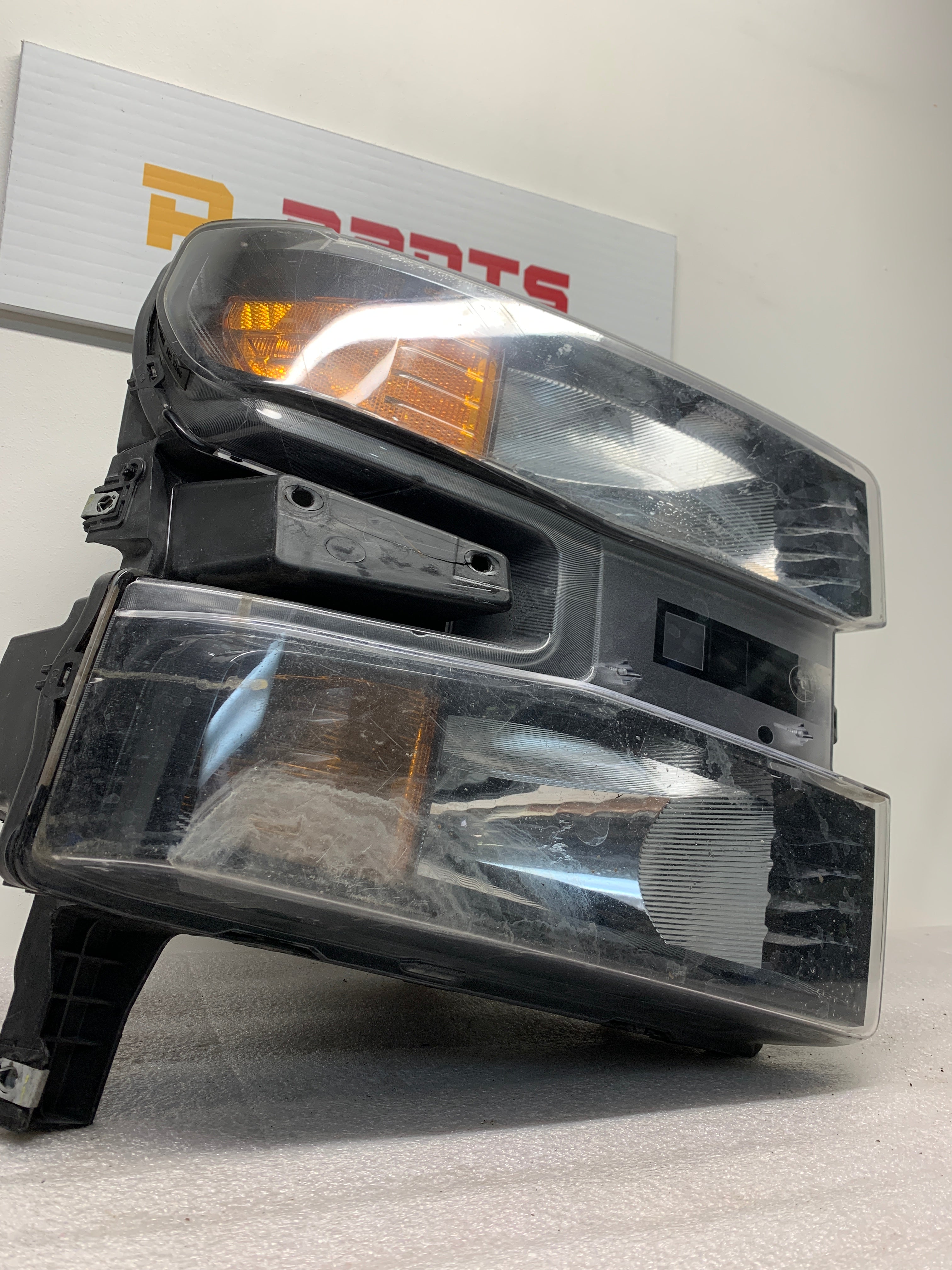 2019 - 2022 CHEVROLET SILVERADO 1500 PASSENGER SIDE HEADLIGHT 84621849