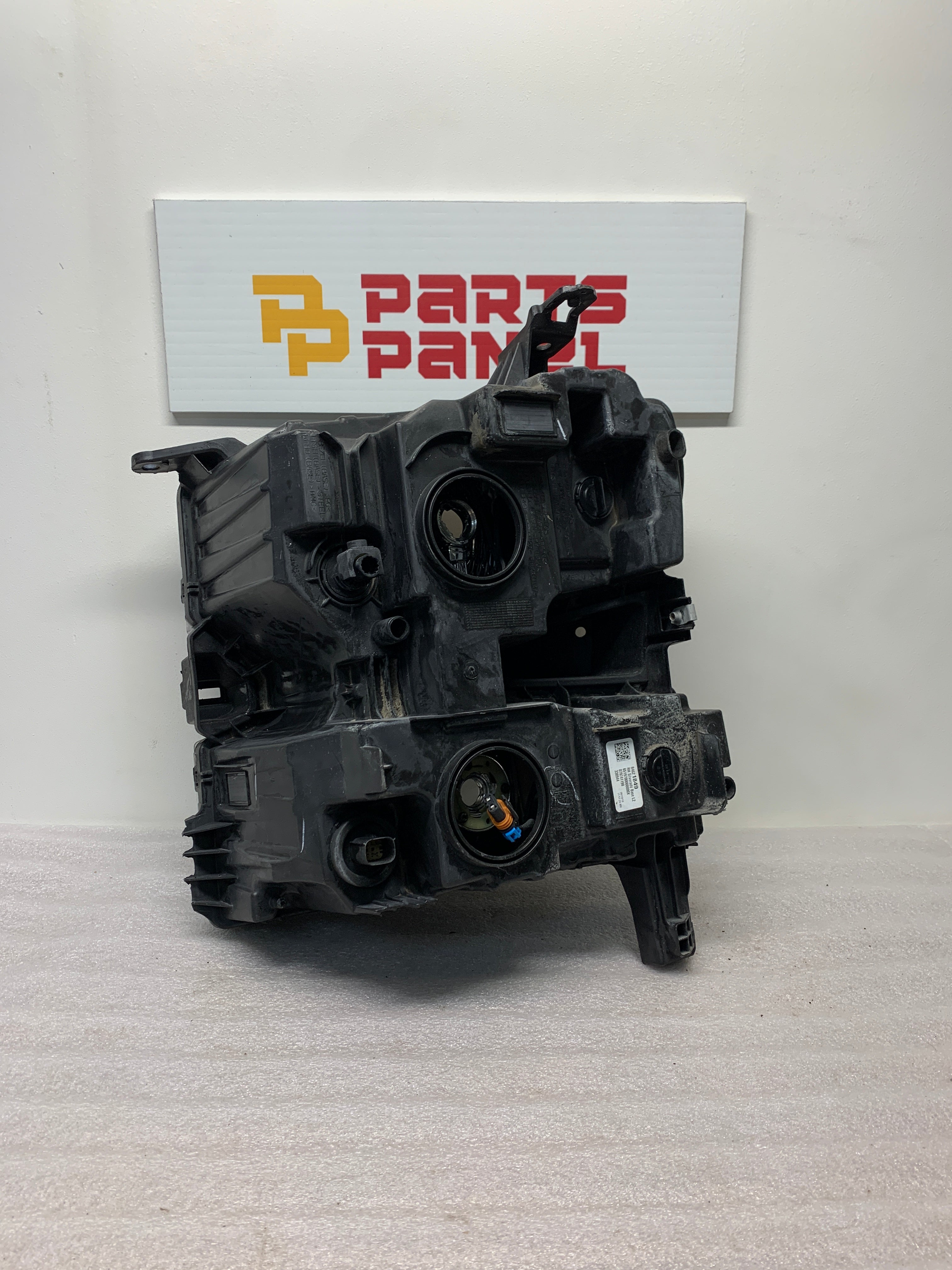 2019 - 2022 CHEVROLET SILVERADO 1500 PASSENGER SIDE HEADLIGHT 84621849