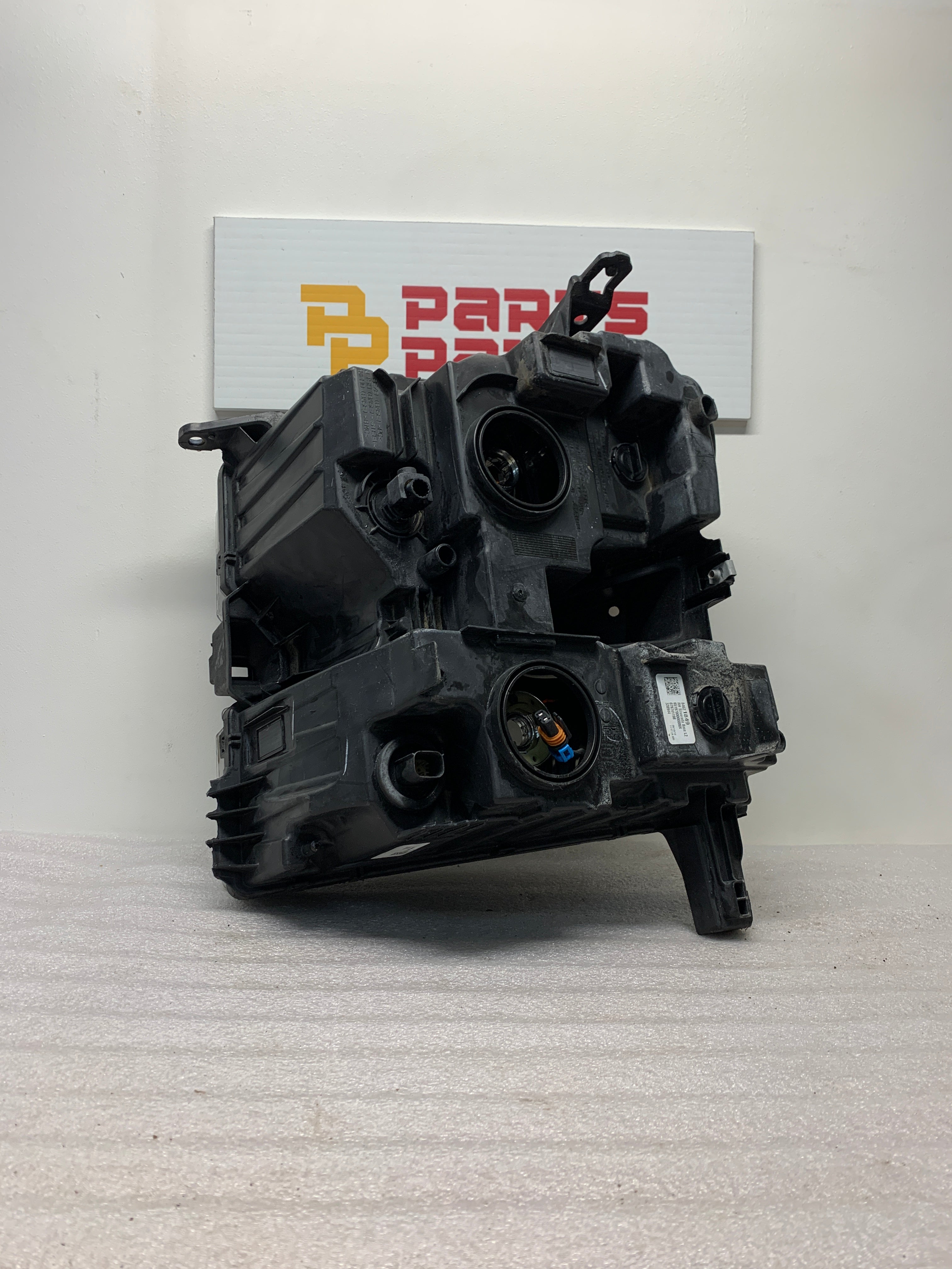 2019 - 2022 CHEVROLET SILVERADO 1500 PASSENGER SIDE HEADLIGHT 84621849