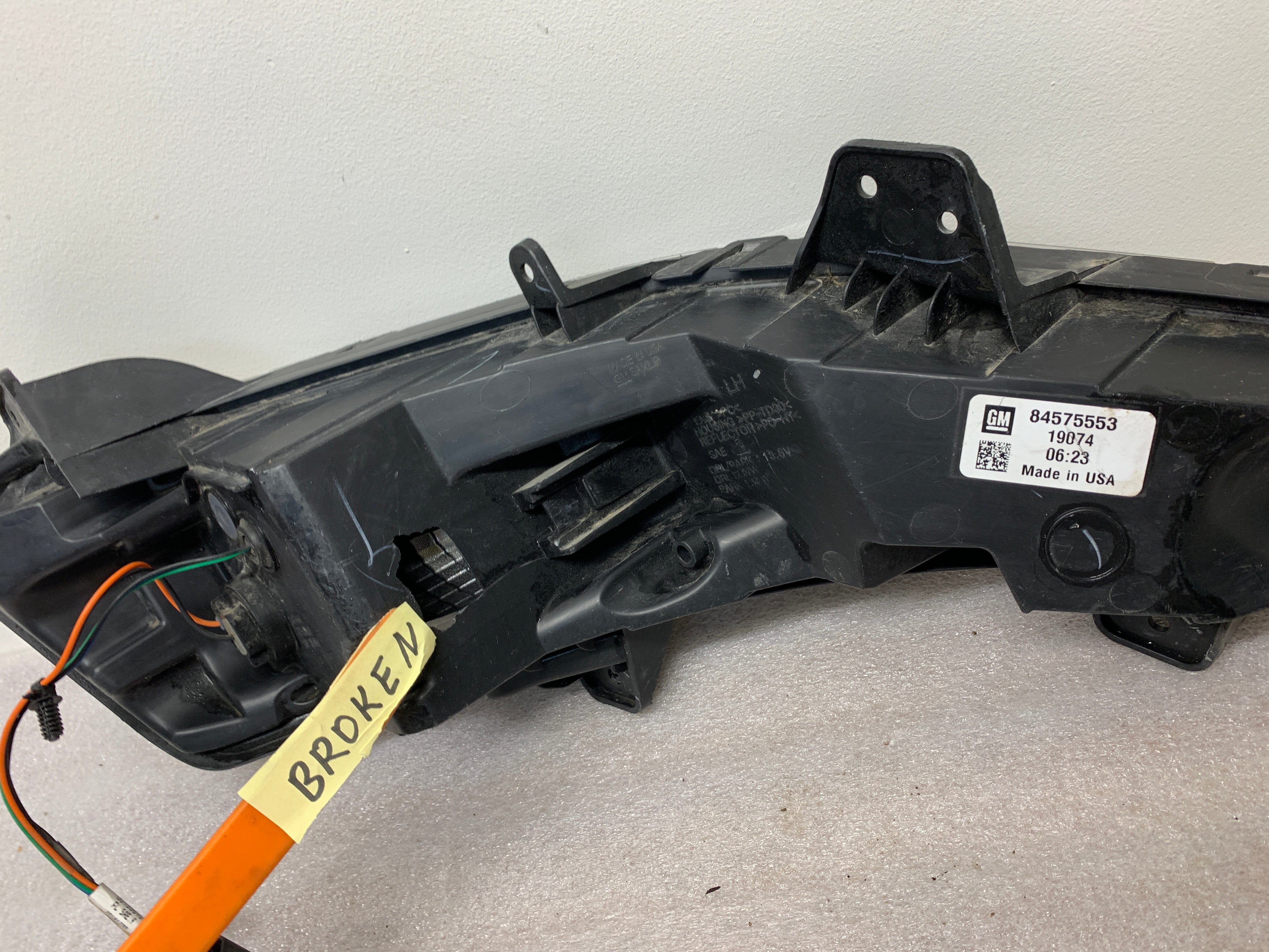 2019 - 2025 CHEVROLET MALIBU DRIVER SIDE FOG LIGHT 84575553