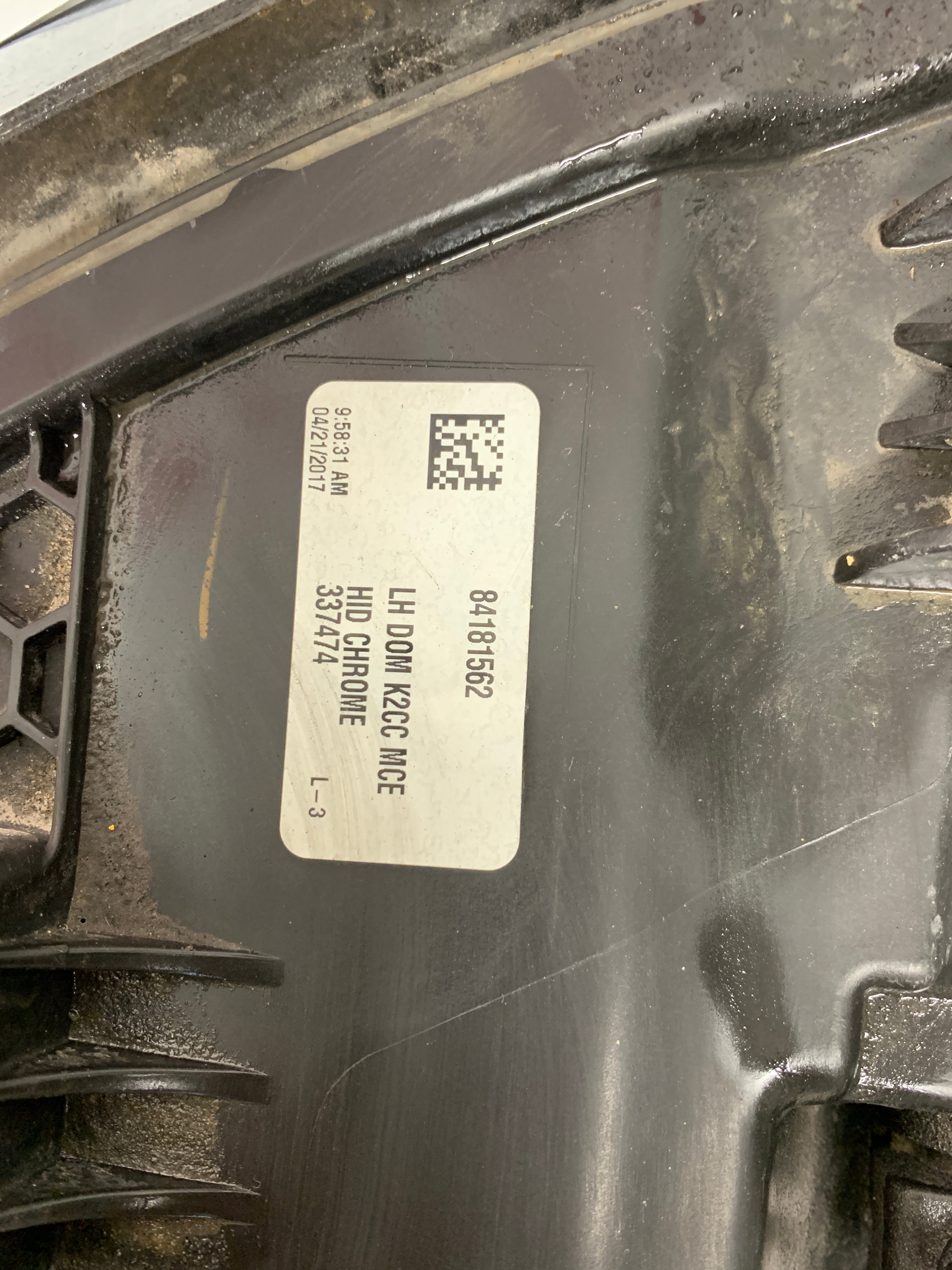 2016 - 2018 CHEVROLET SILVERADO 1500 DRIVER SIDE HEADLIGHT 84181562