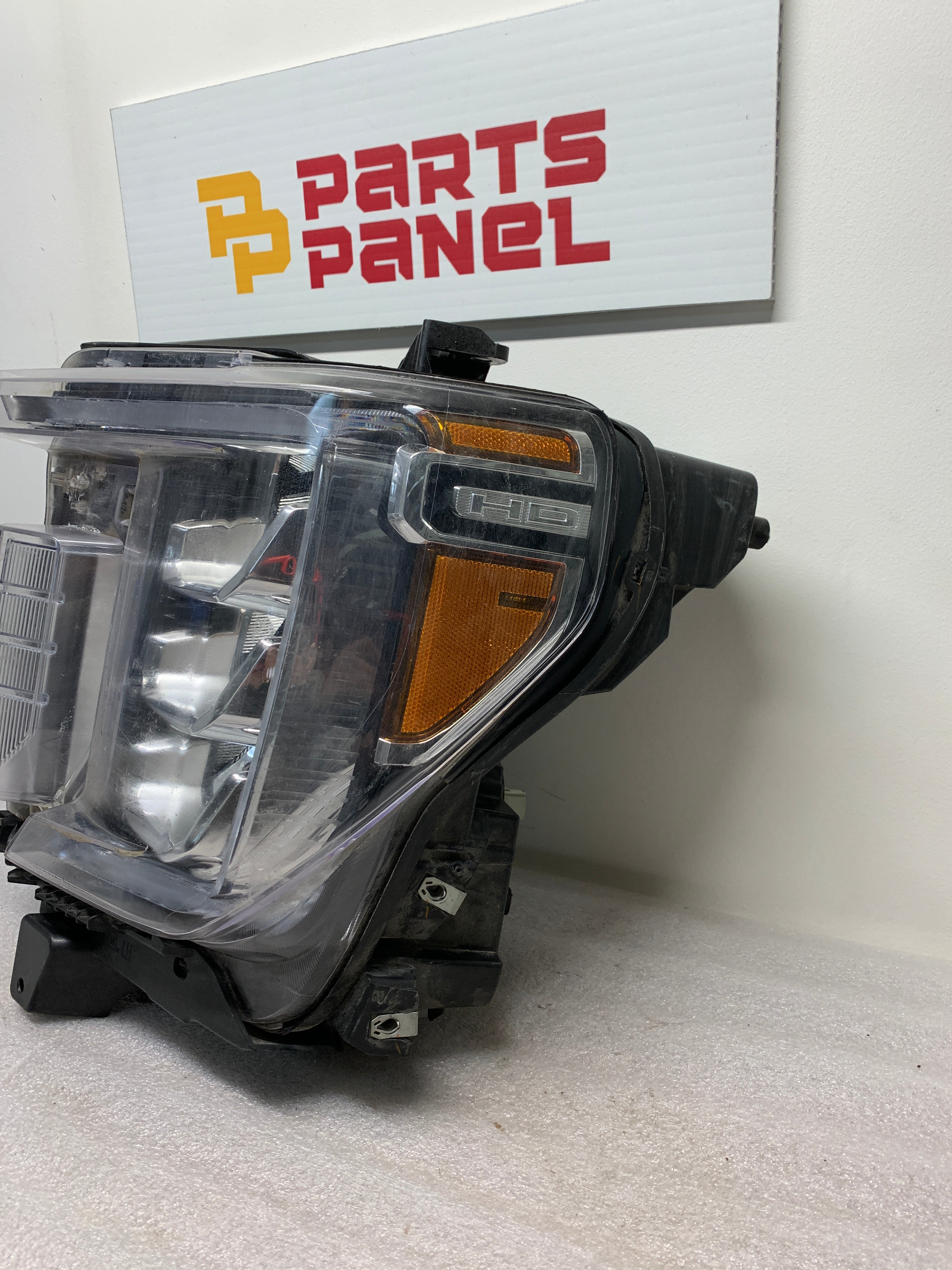 2020 - 2023 GMC SIERRA 2500 3500 HEAVY DUTY DRIVER SIDE HEADLIGHT