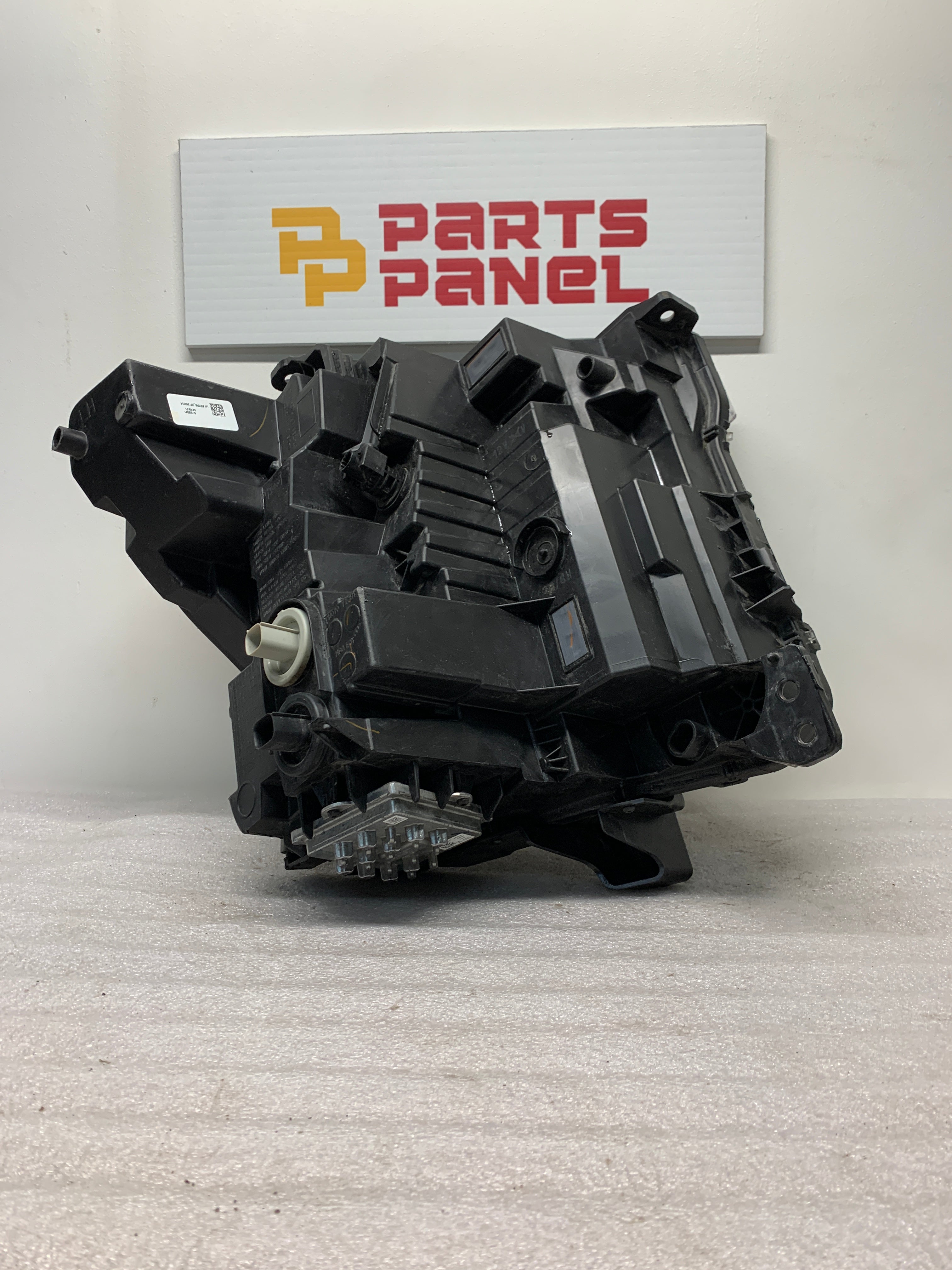 2020 - 2023 GMC SIERRA 2500 3500 HEAVY DUTY DRIVER SIDE HEADLIGHT