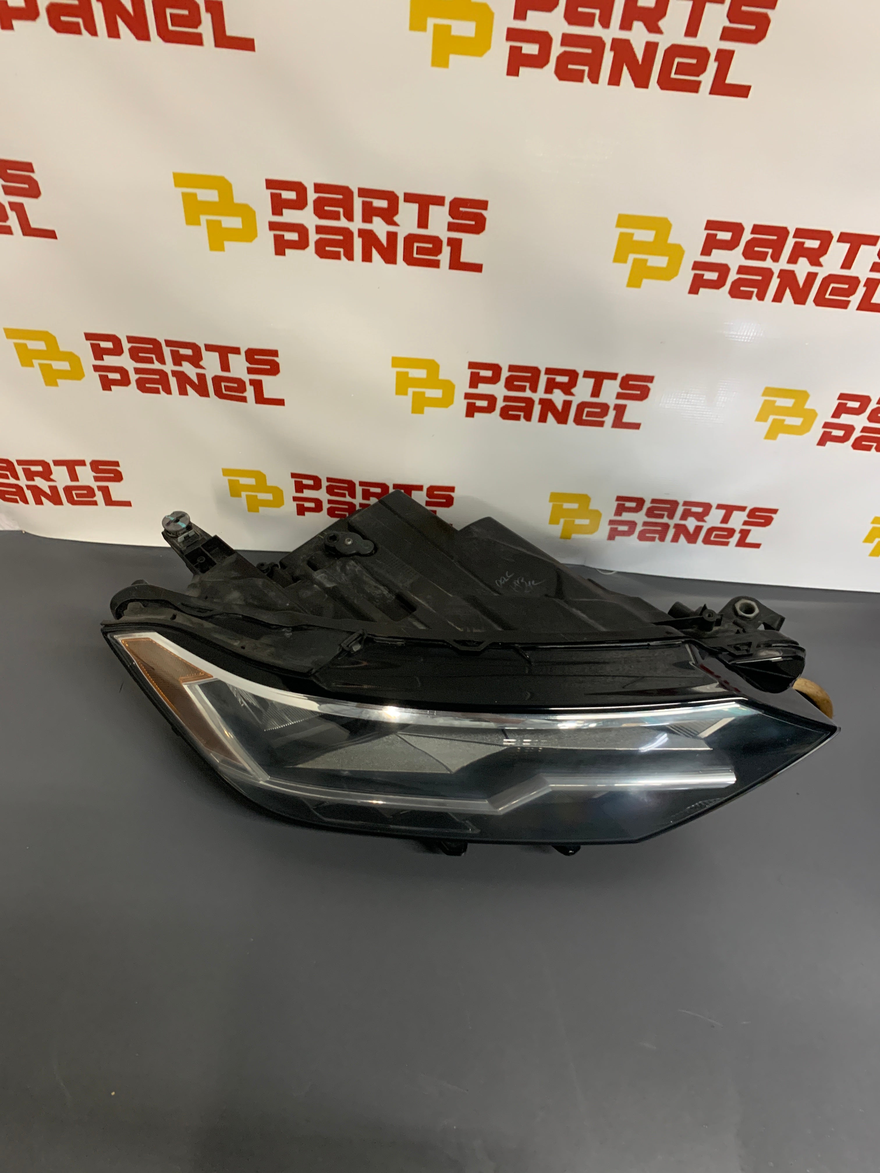 2019 - 2024 VOLKSWAGEN JETTA PASSENGER SIDE LED HEADLIGHT 17A.941.036.A