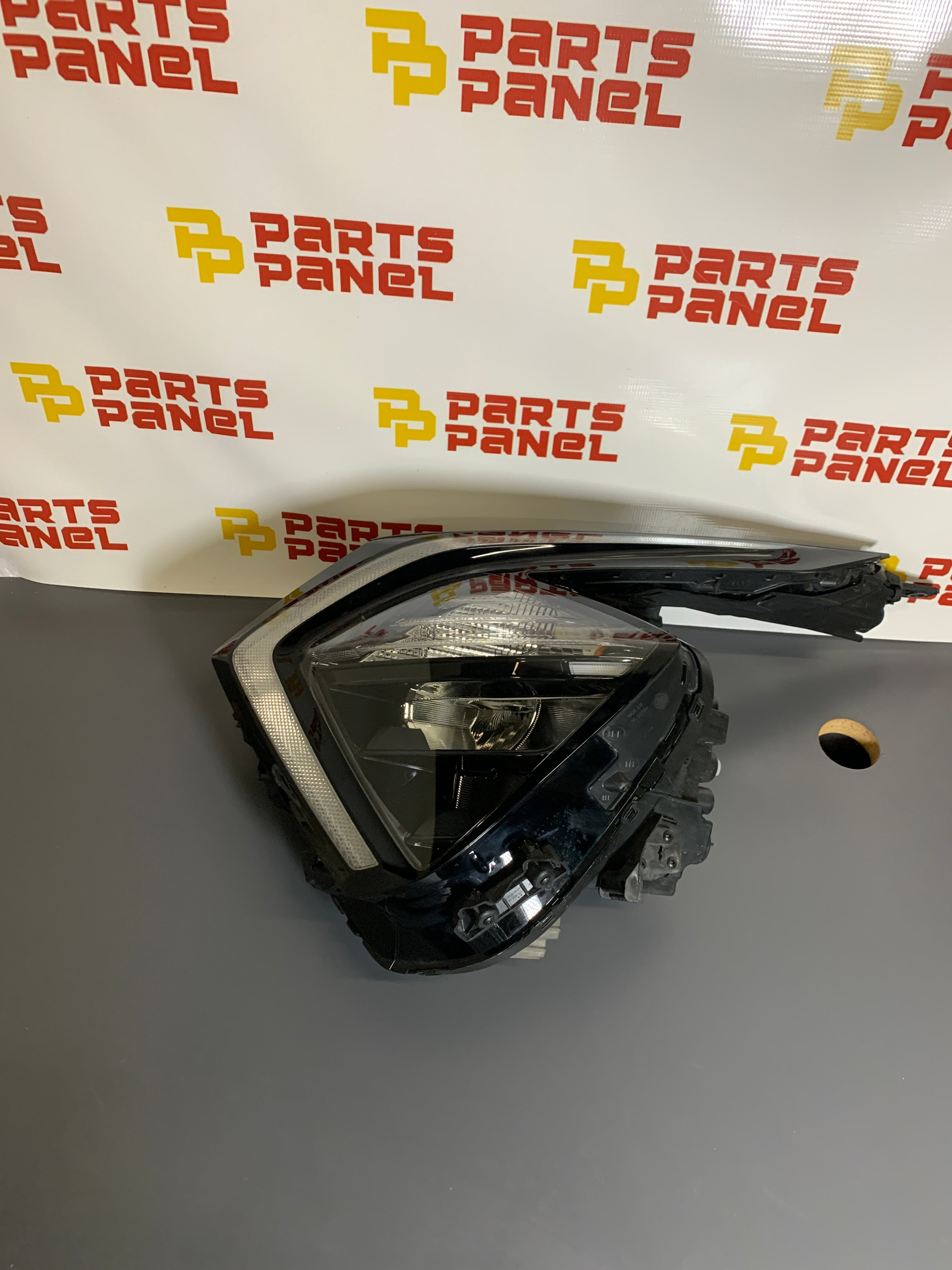 2023 - 2025 KIA SPORTAGE HYBRID AND PLUG-IN DRIVER SIDE HEADLIGHT 92101-P1000