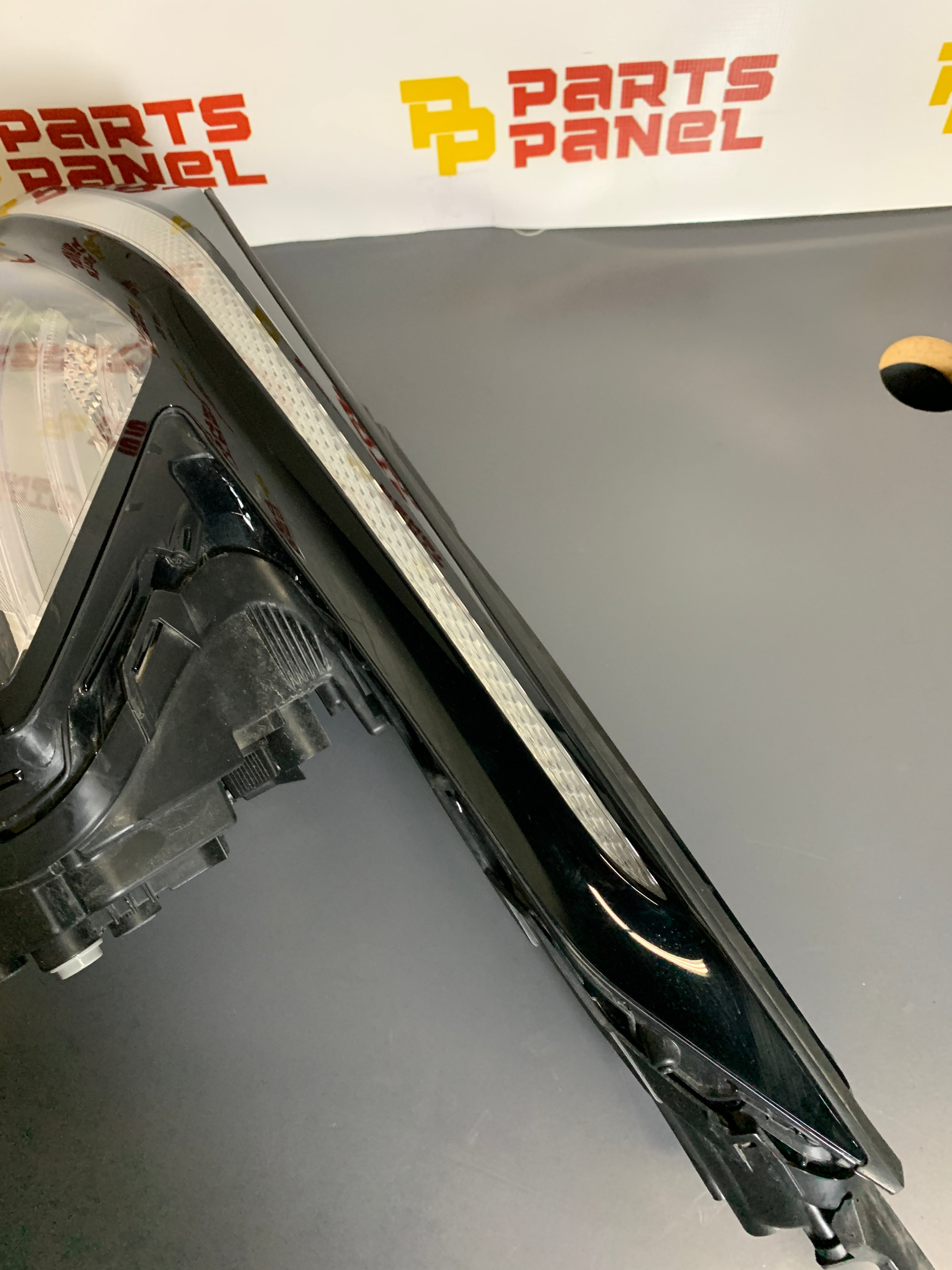 2023 - 2025 KIA SPORTAGE HYBRID AND PLUG-IN DRIVER SIDE HEADLIGHT 92101-P1000