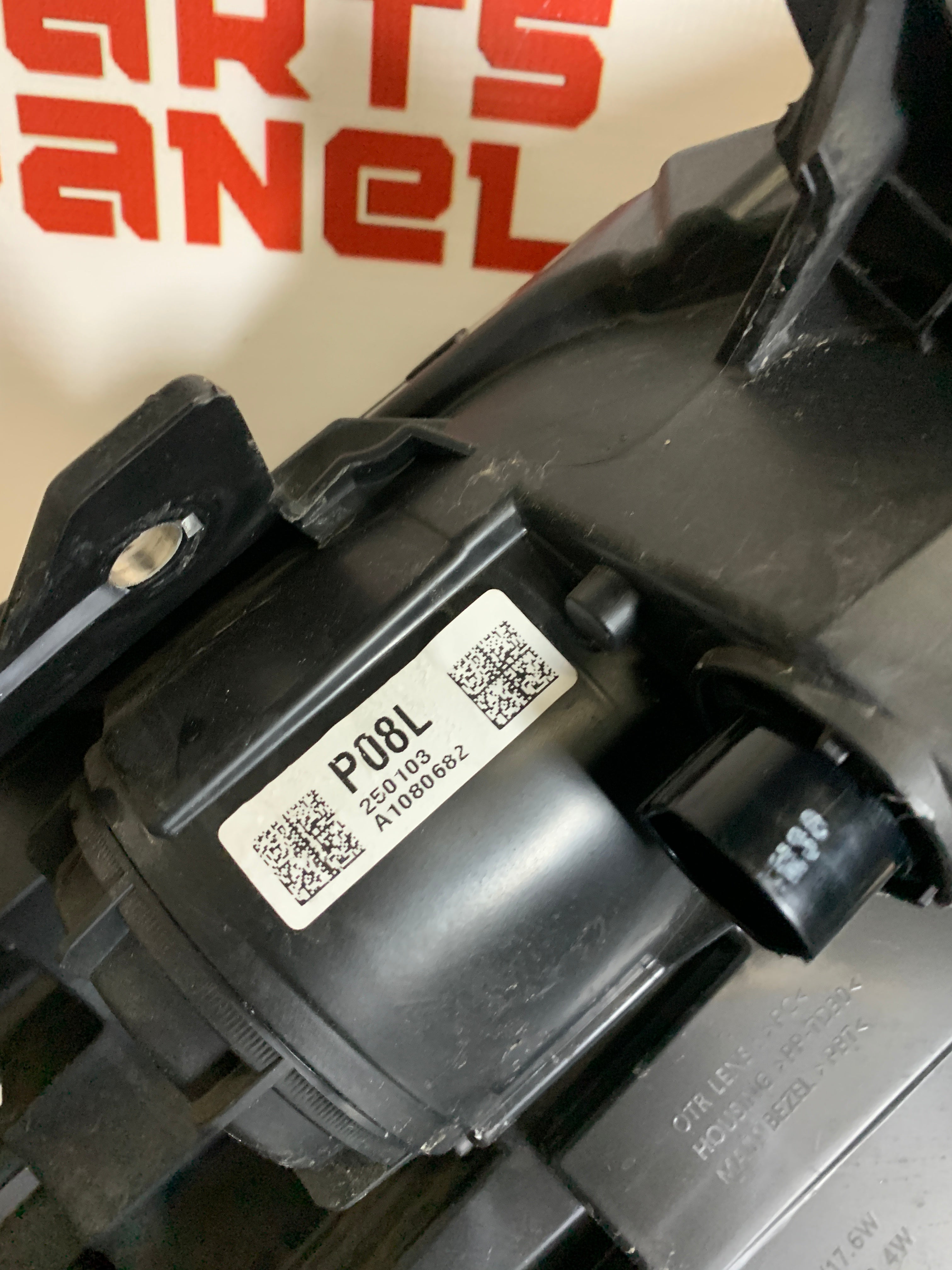 2023 - 2025 KIA SPORTAGE HYBRID AND PLUG-IN DRIVER SIDE HEADLIGHT 92101-P1000