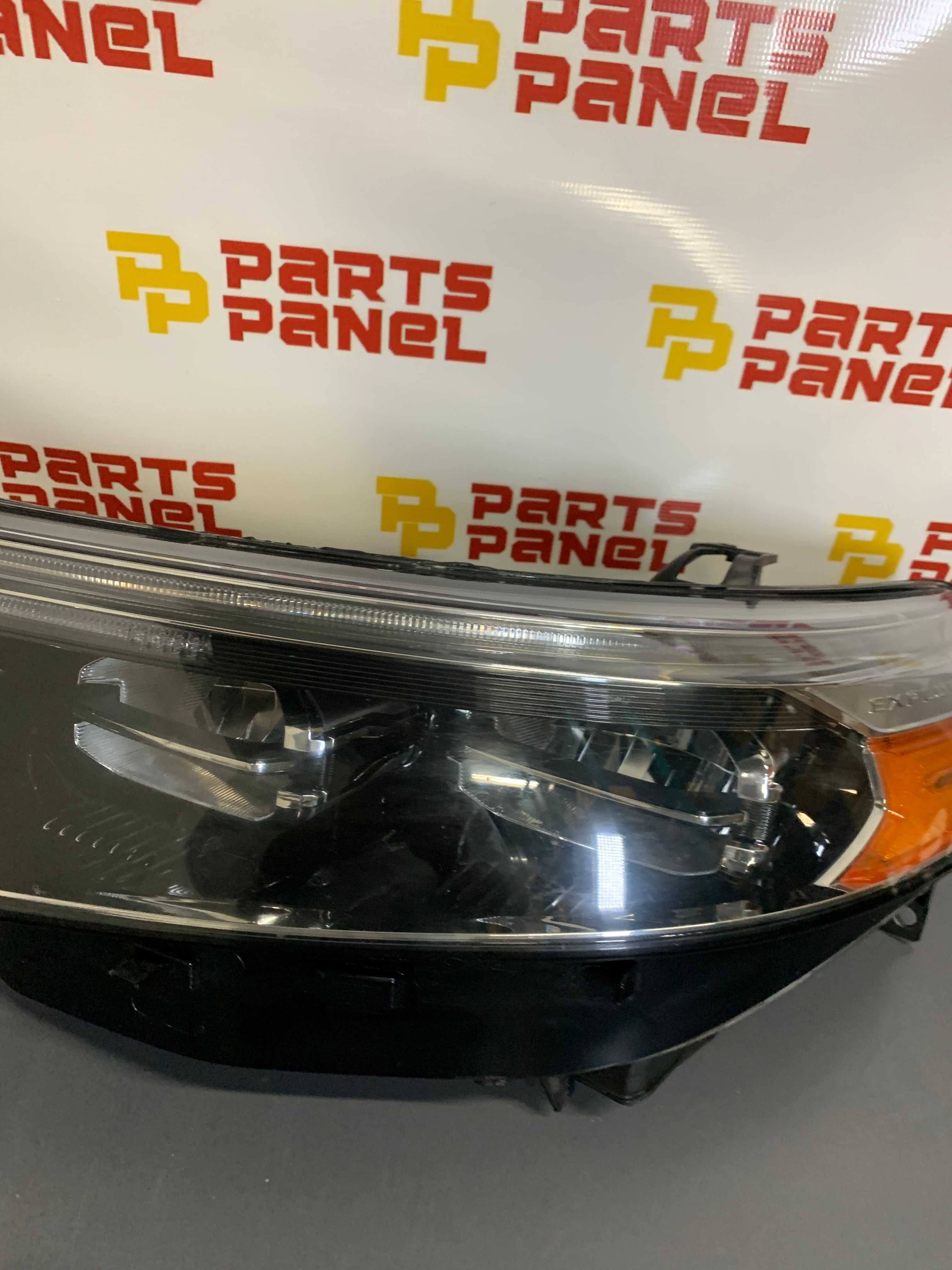 2020 - 2024 FORD EXPLORER DRIVER SIDE HEADLIGHT MB5B-13W030-BD