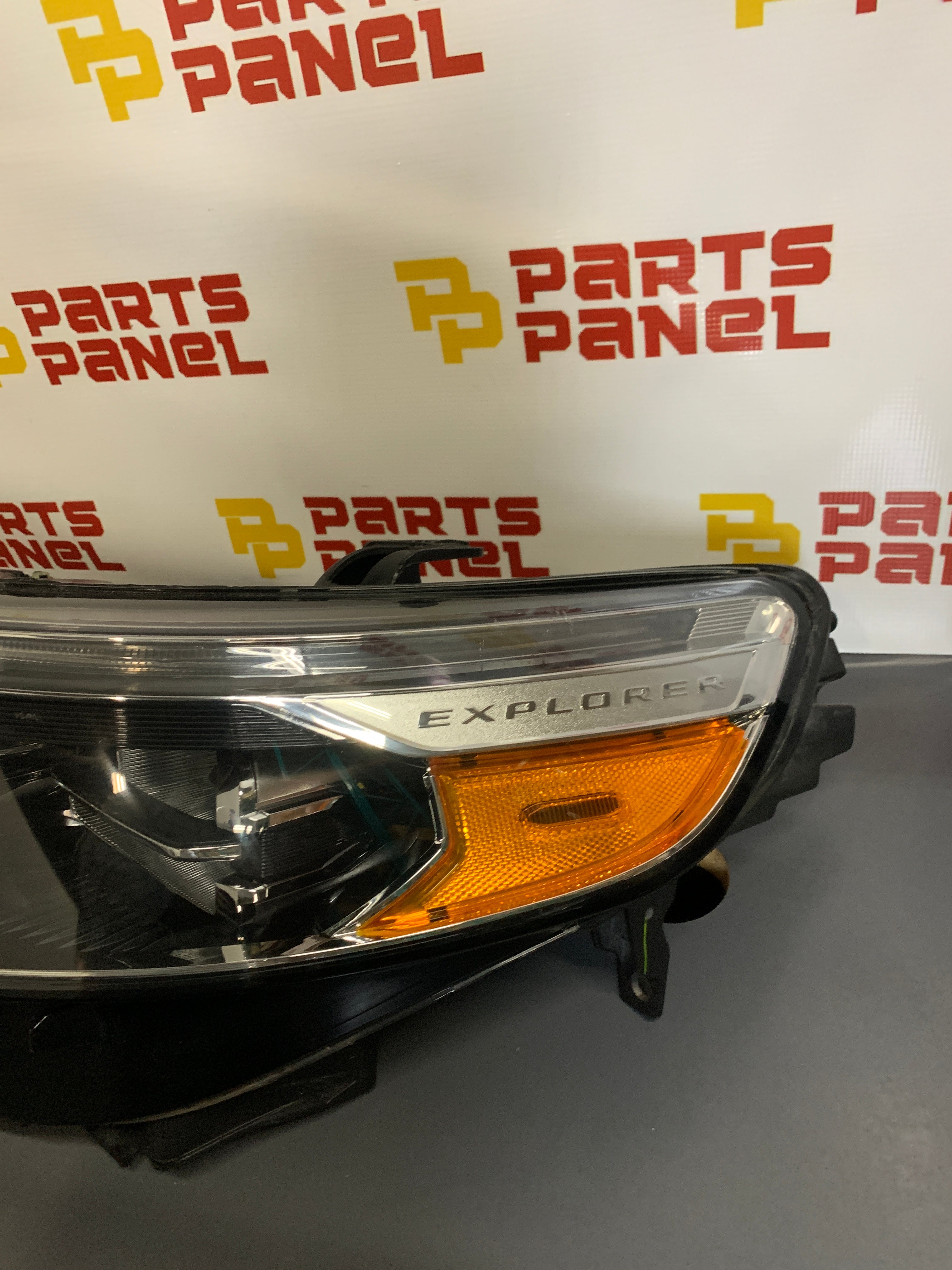 2020 - 2024 FORD EXPLORER DRIVER SIDE HEADLIGHT MB5B-13W030-BD