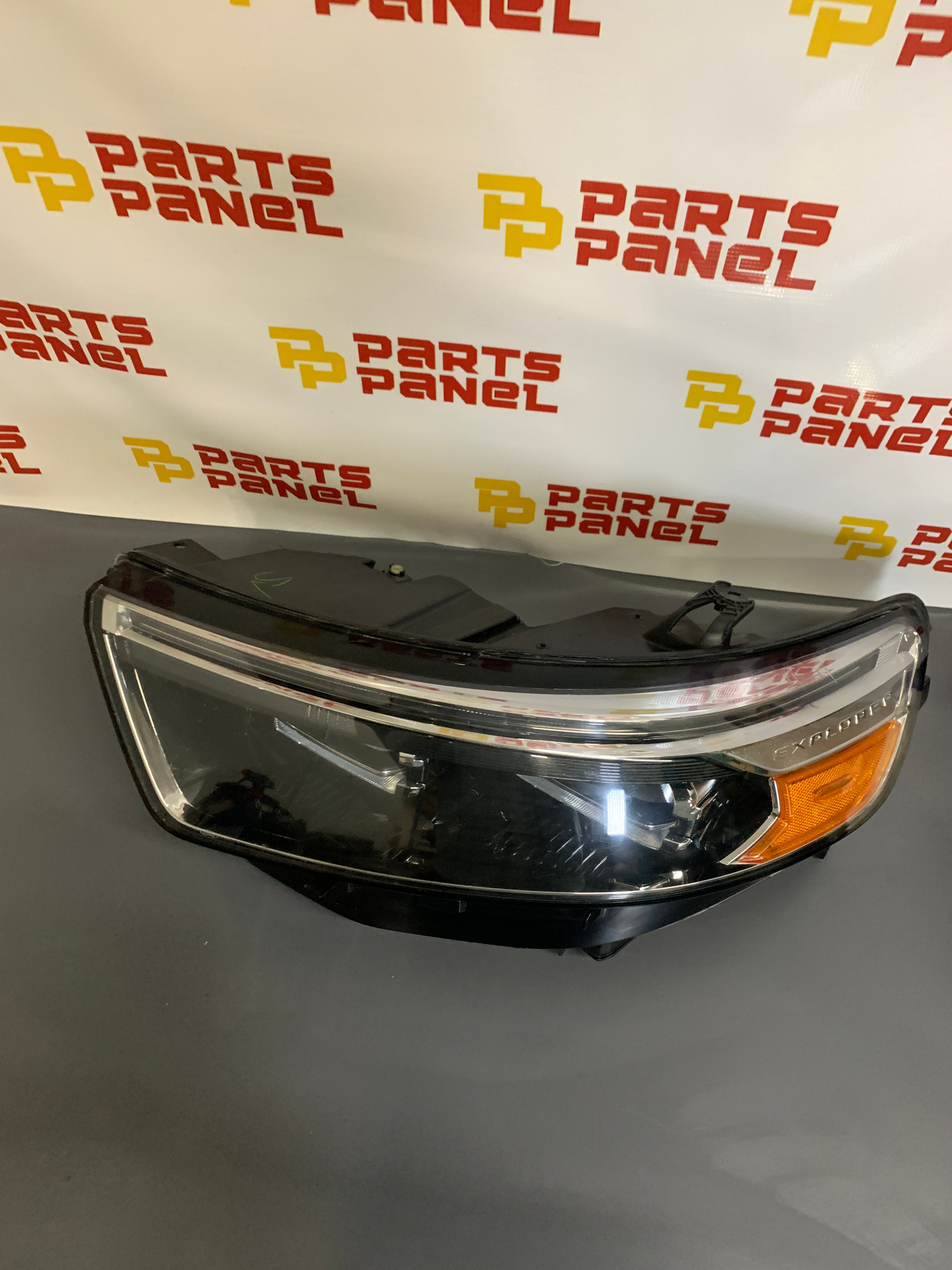 2020 - 2024 FORD EXPLORER DRIVER SIDE HEADLIGHT MB5B-13W030-BD