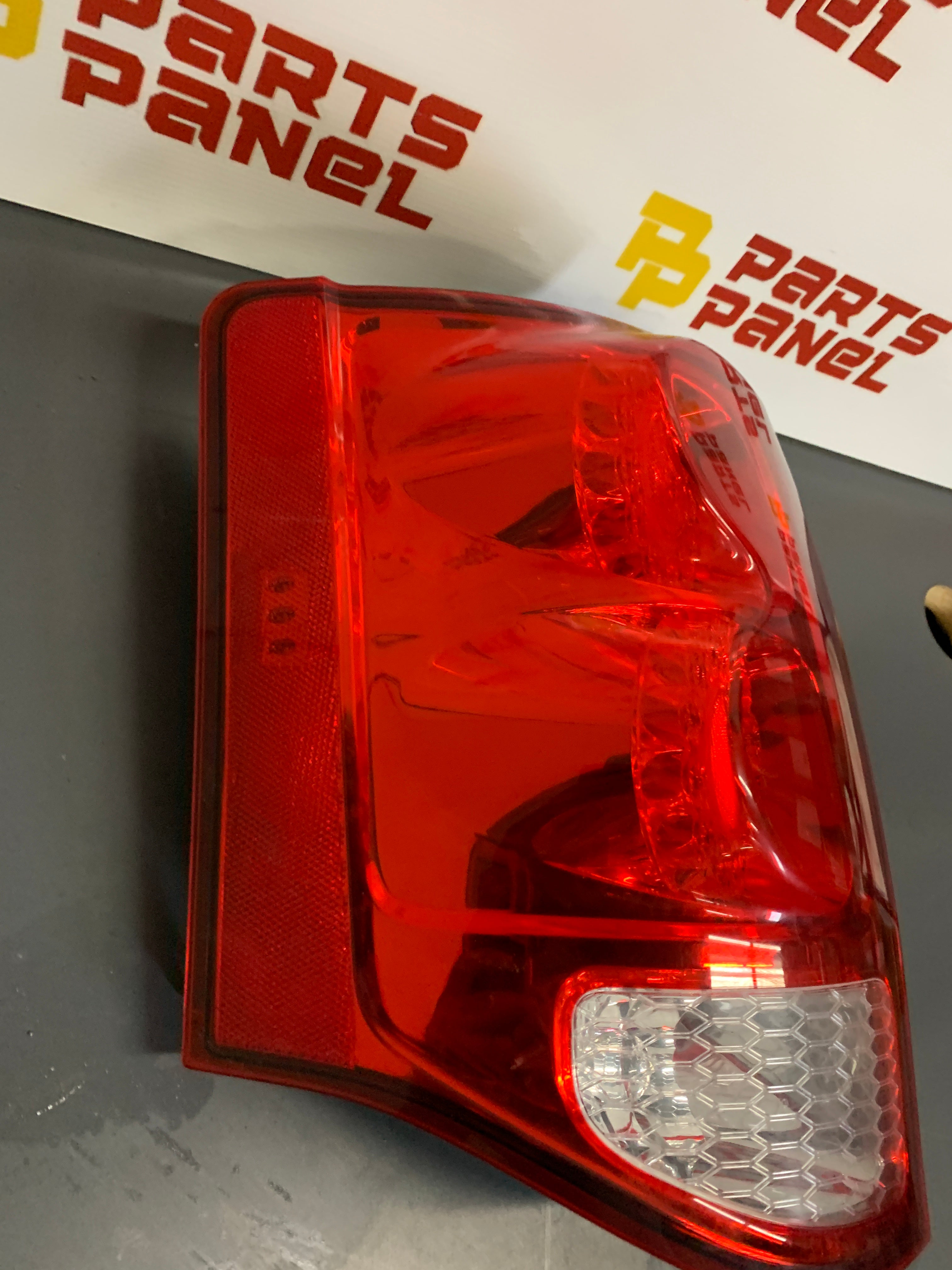 2012 - 2020 DODGE GRAND CARAVAN DRIVER SIDE TAIL LIGHT 05182535AD