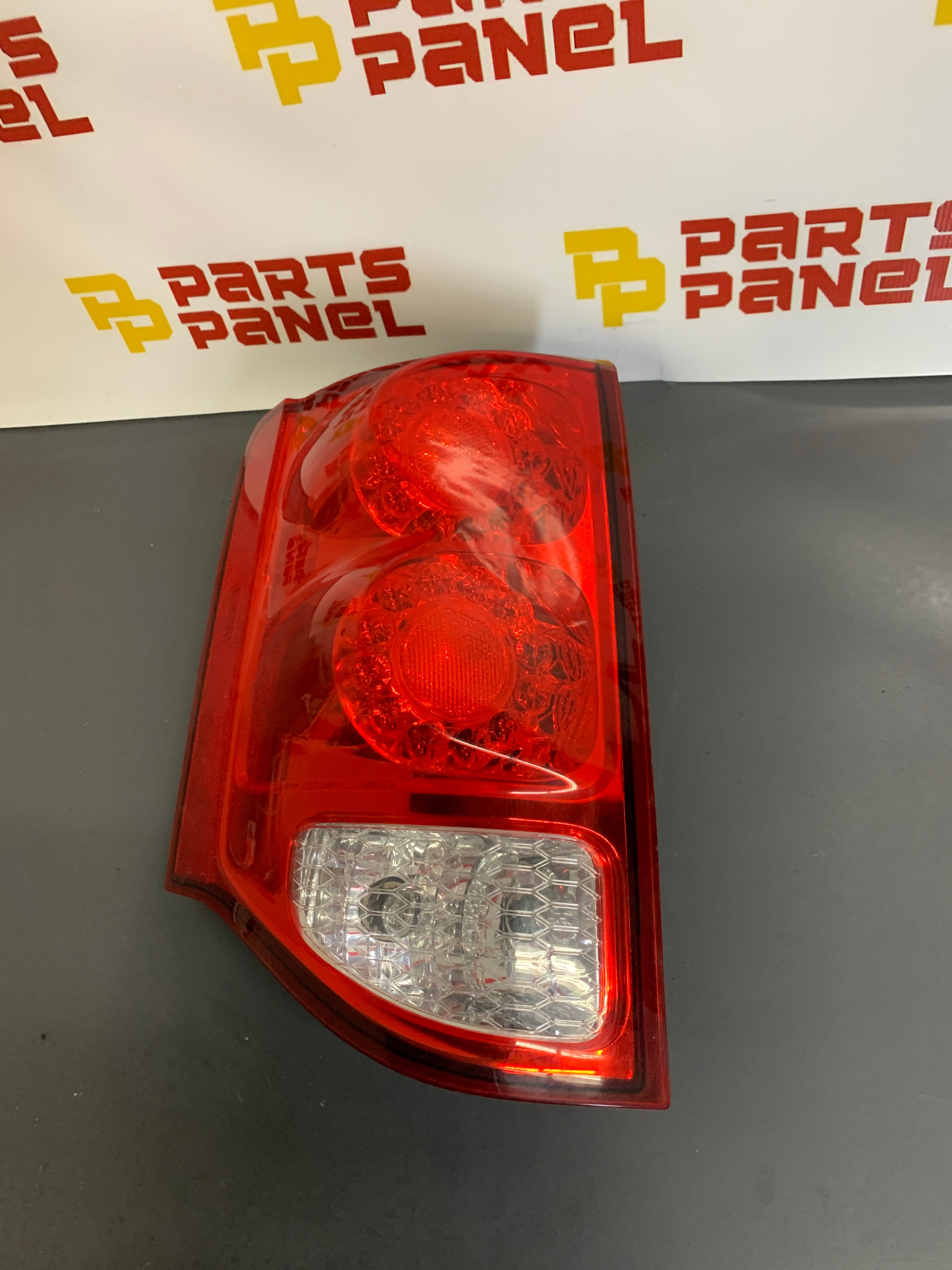 2012 - 2020 DODGE GRAND CARAVAN DRIVER SIDE TAIL LIGHT 05182535AD