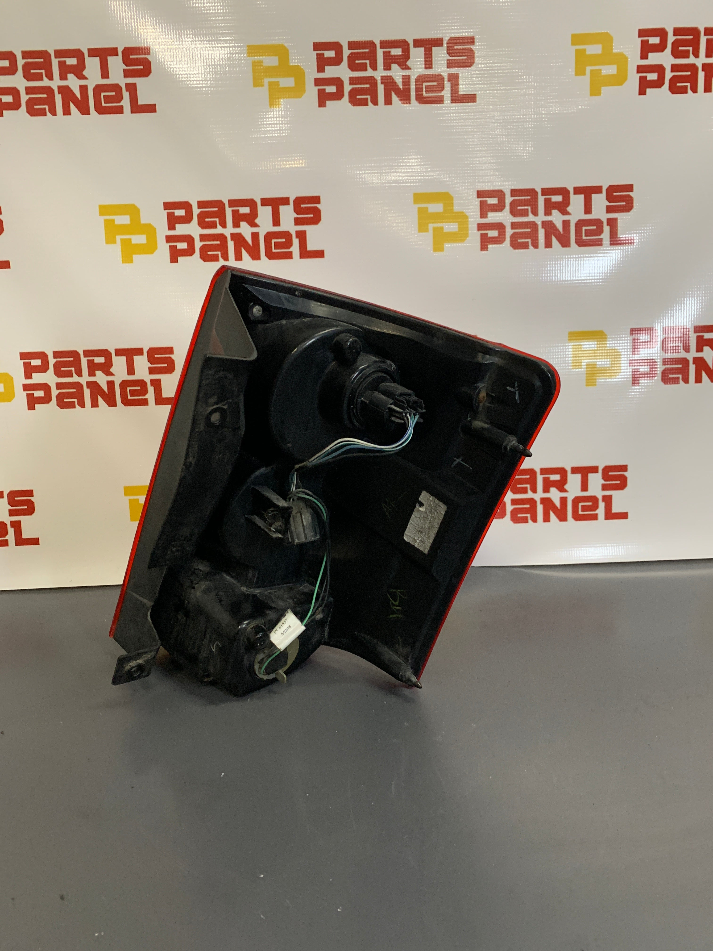 2012 - 2020 DODGE GRAND CARAVAN DRIVER SIDE TAIL LIGHT 05182535AD