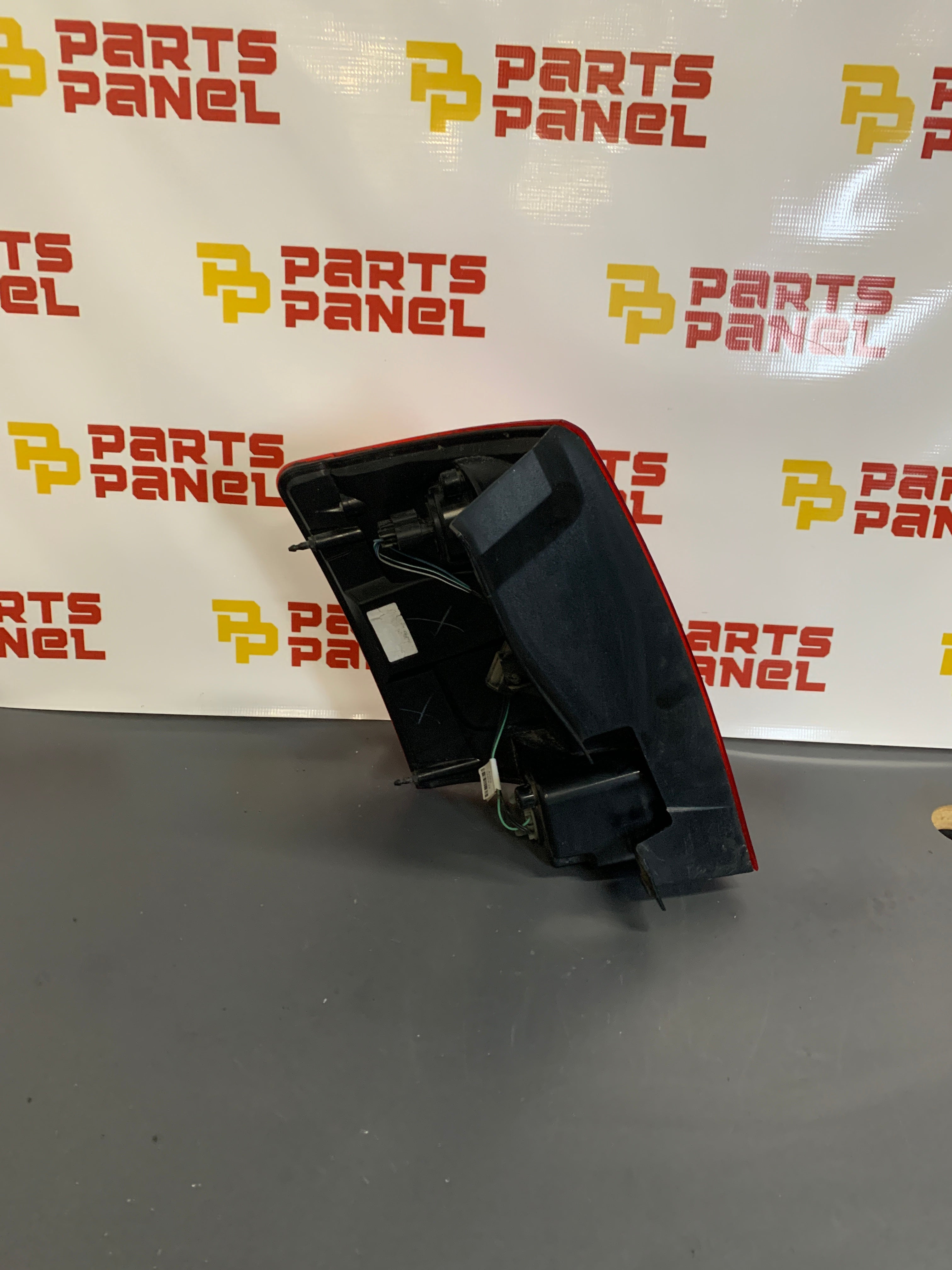 2012 - 2020 DODGE GRAND CARAVAN PASSENFER SIDE TAIL LIGHT 05182534AD