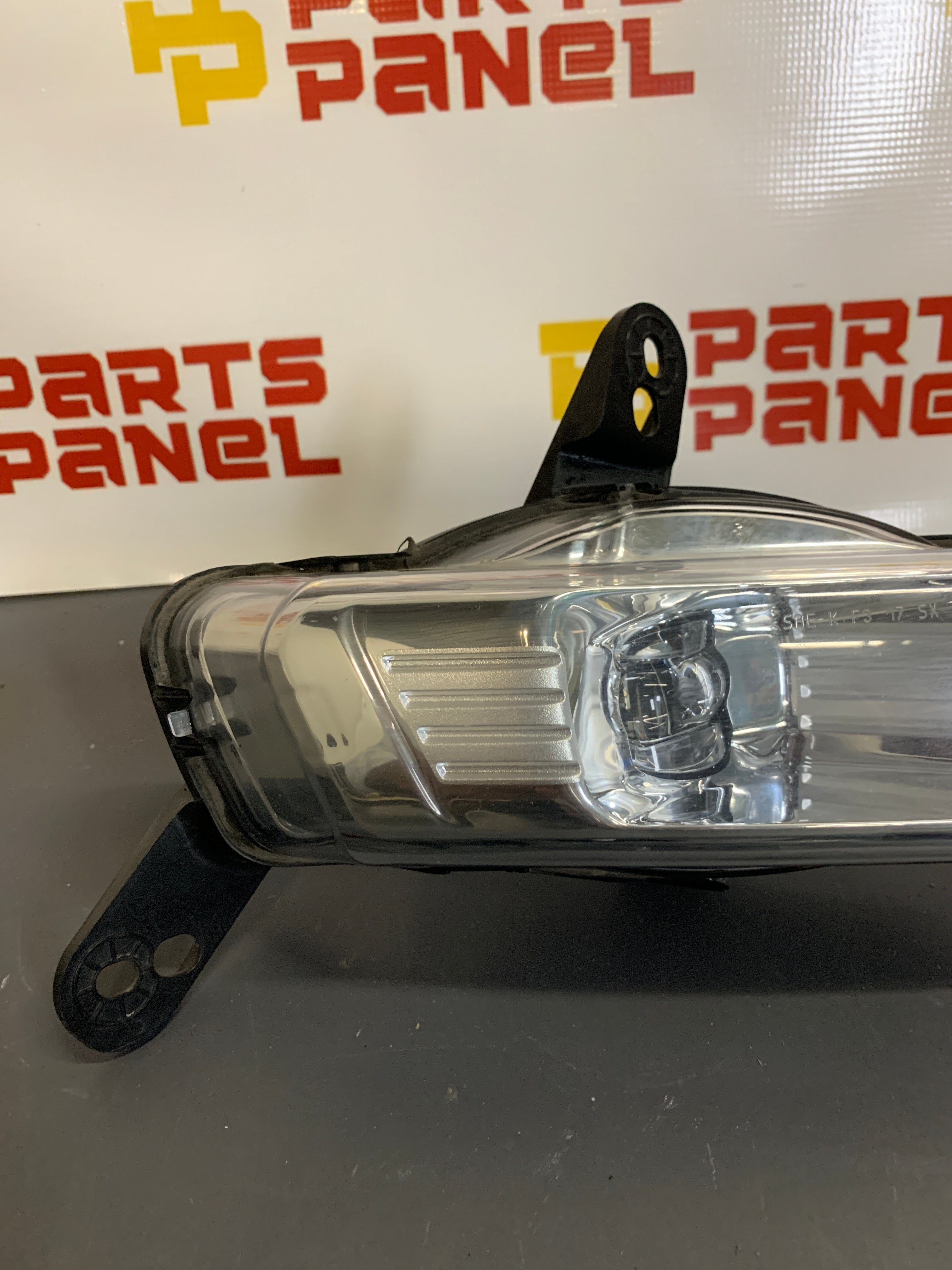 2018 - 2021 FORD EXPEDITION PASSENGER SIDE FOG LIGHT 89250721