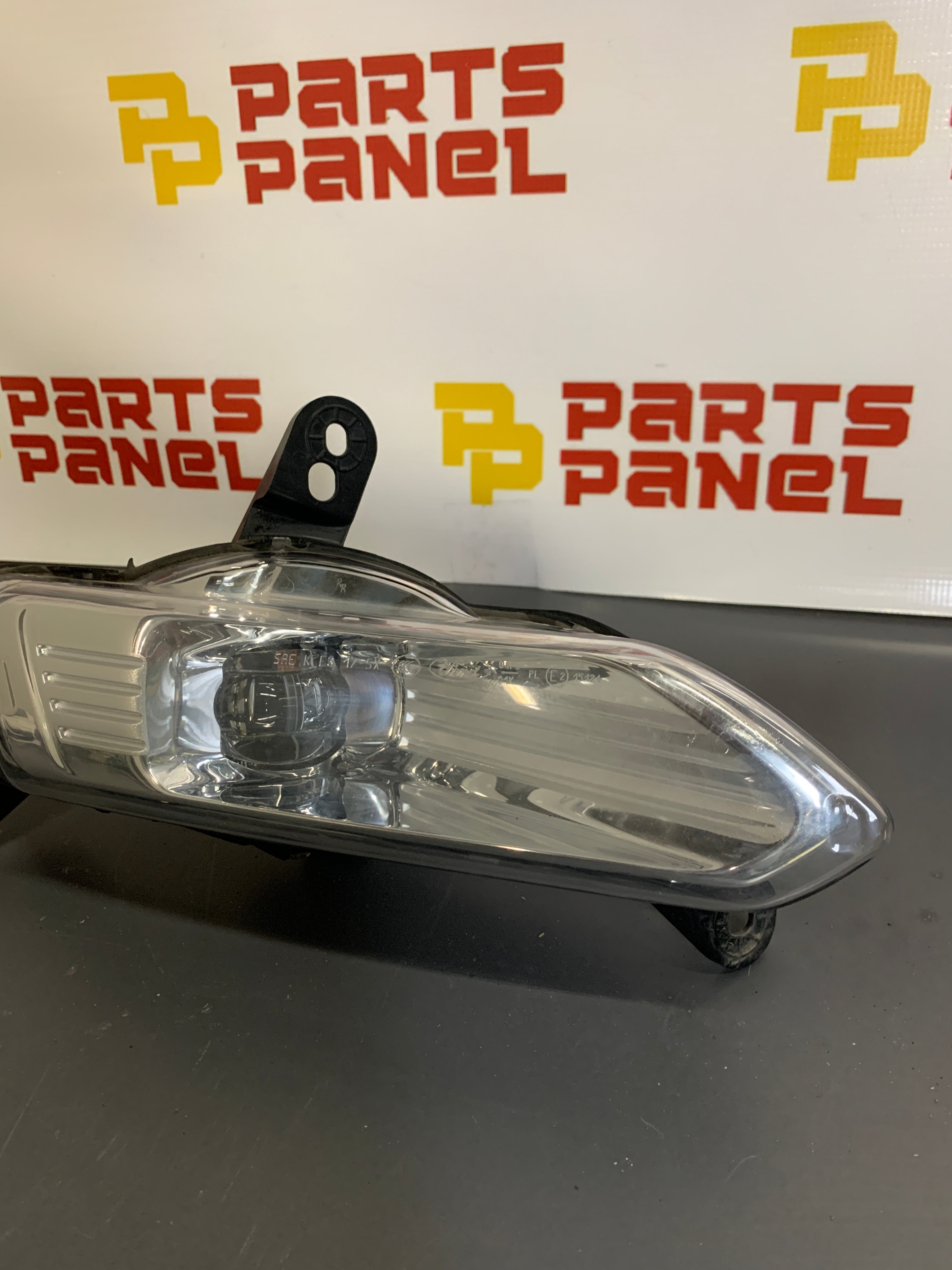 2018 - 2021 FORD EXPEDITION PASSENGER SIDE FOG LIGHT 89250721