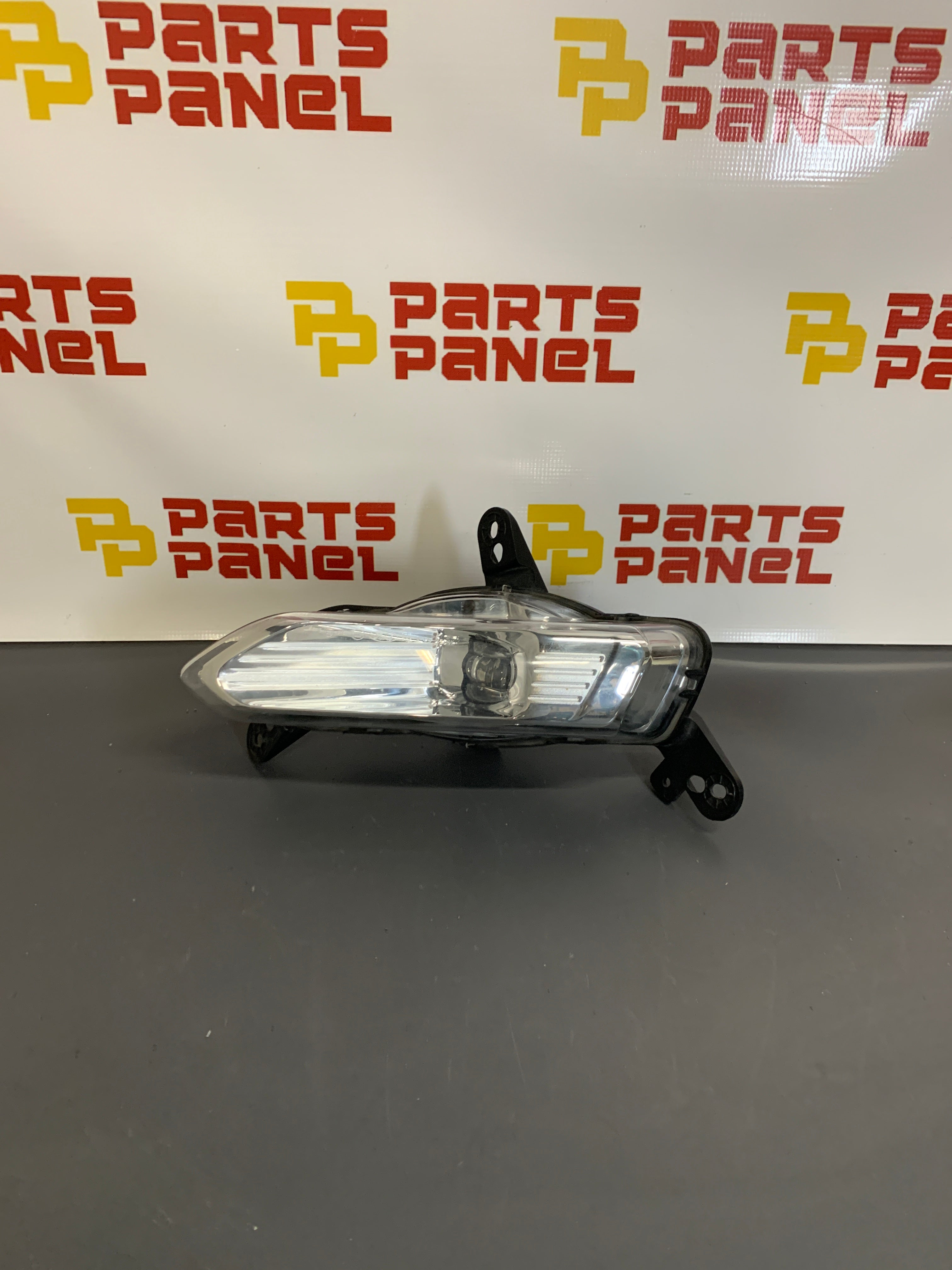 2018 - 2021 FORD EXPEDITION DRIVER SIDE FOG LIGHT 89250731
