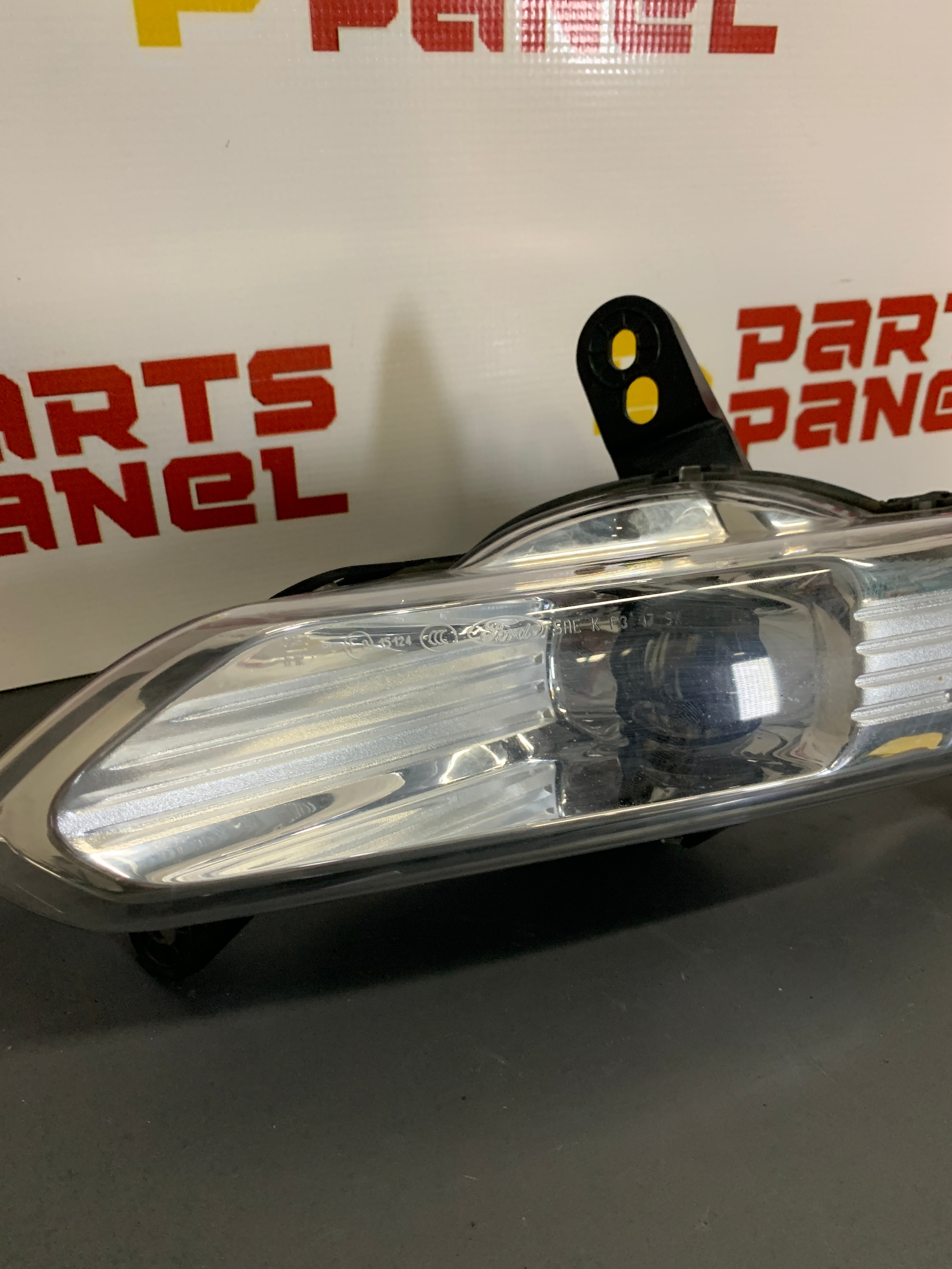 2018 - 2021 FORD EXPEDITION DRIVER SIDE FOG LIGHT 89250731