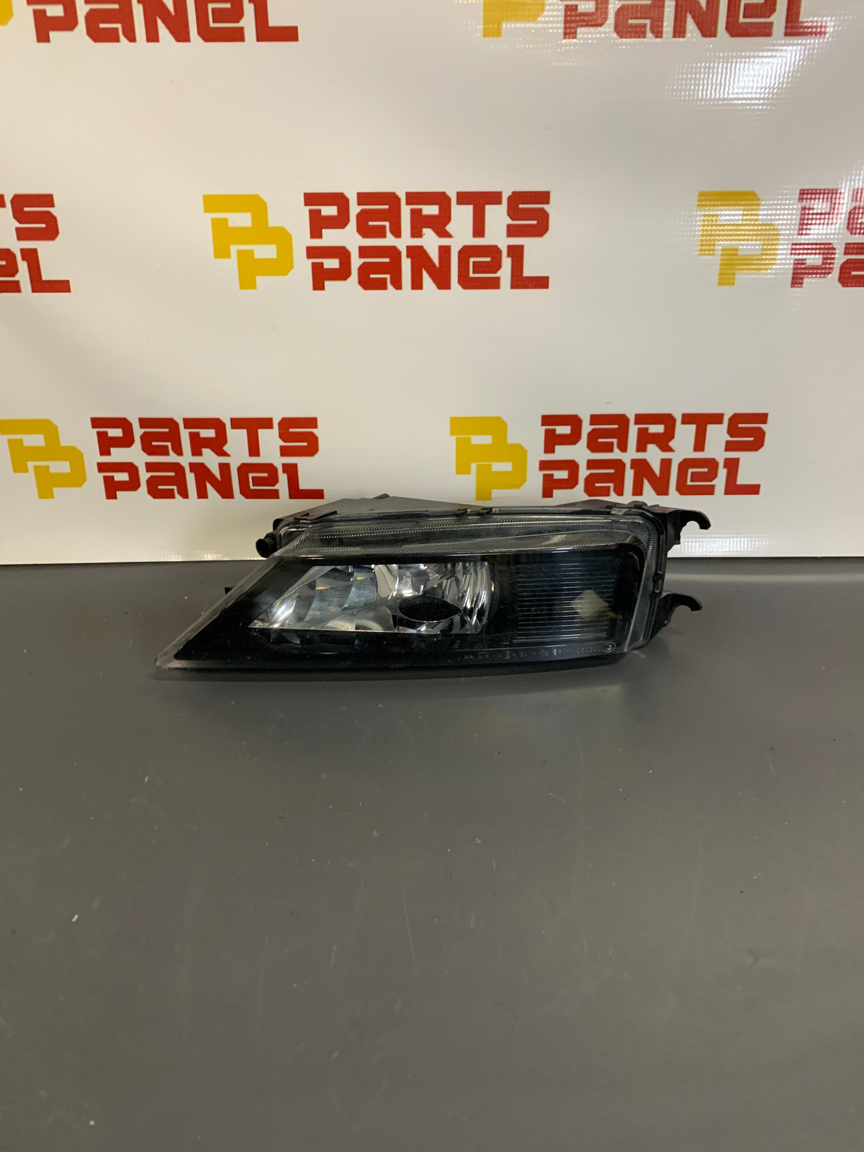 2018 - 2024 VOLKSWAGEN TIGUAN PASSENGER SIDE FOG LIGHT 5NL941700
