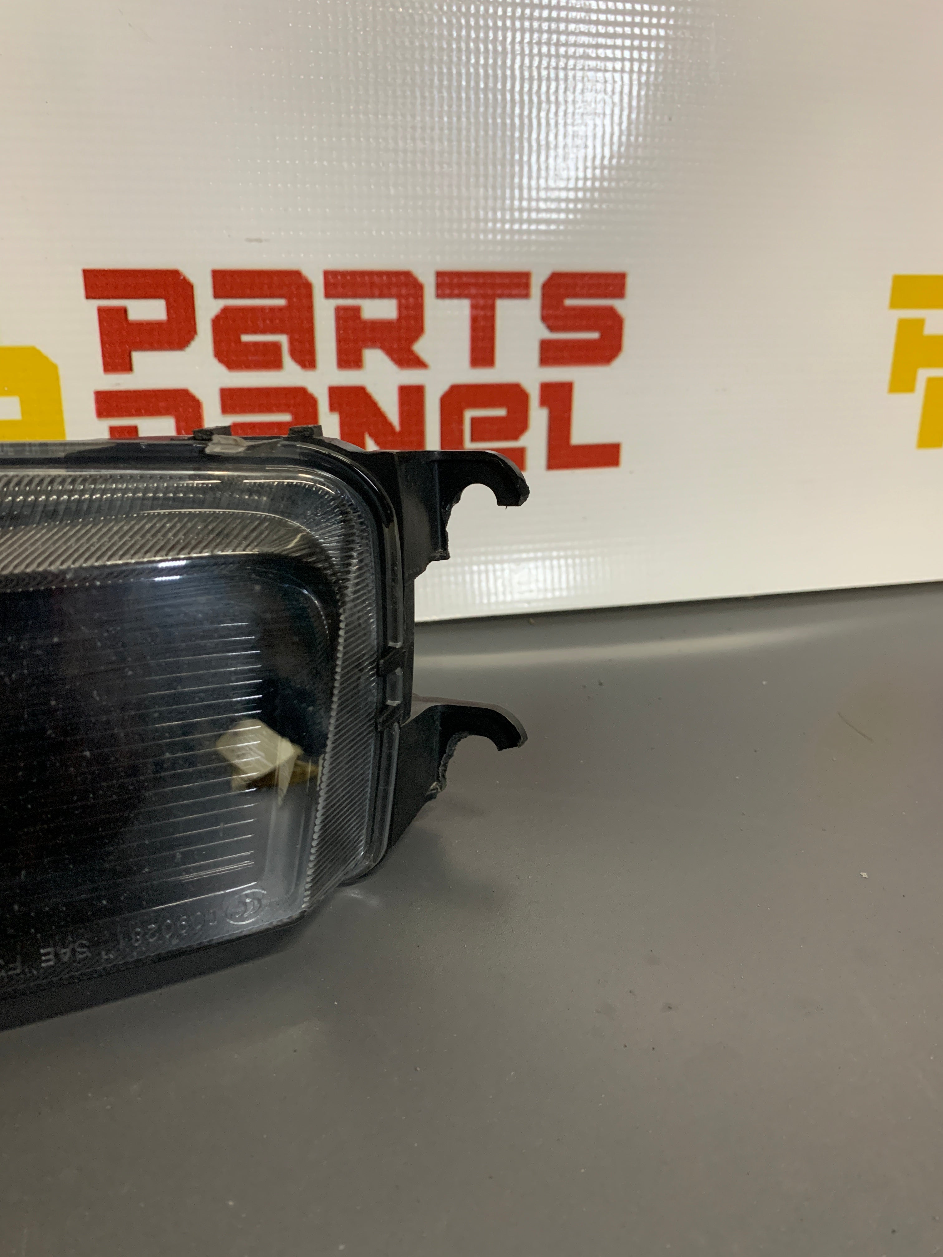 2018 - 2024 VOLKSWAGEN TIGUAN PASSENGER SIDE FOG LIGHT 5NL941700