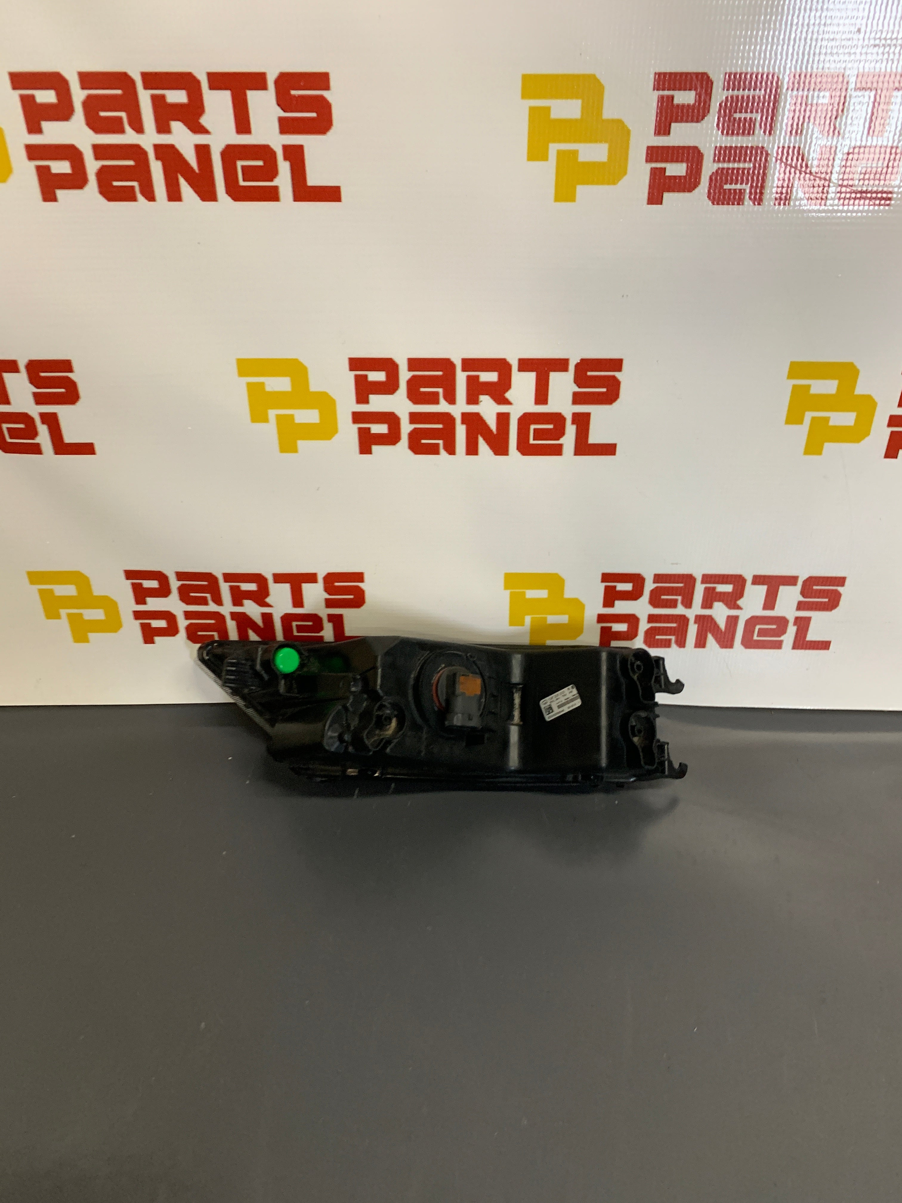 2018 - 2024 VOLKSWAGEN TIGUAN PASSENGER SIDE FOG LIGHT 5NL941700