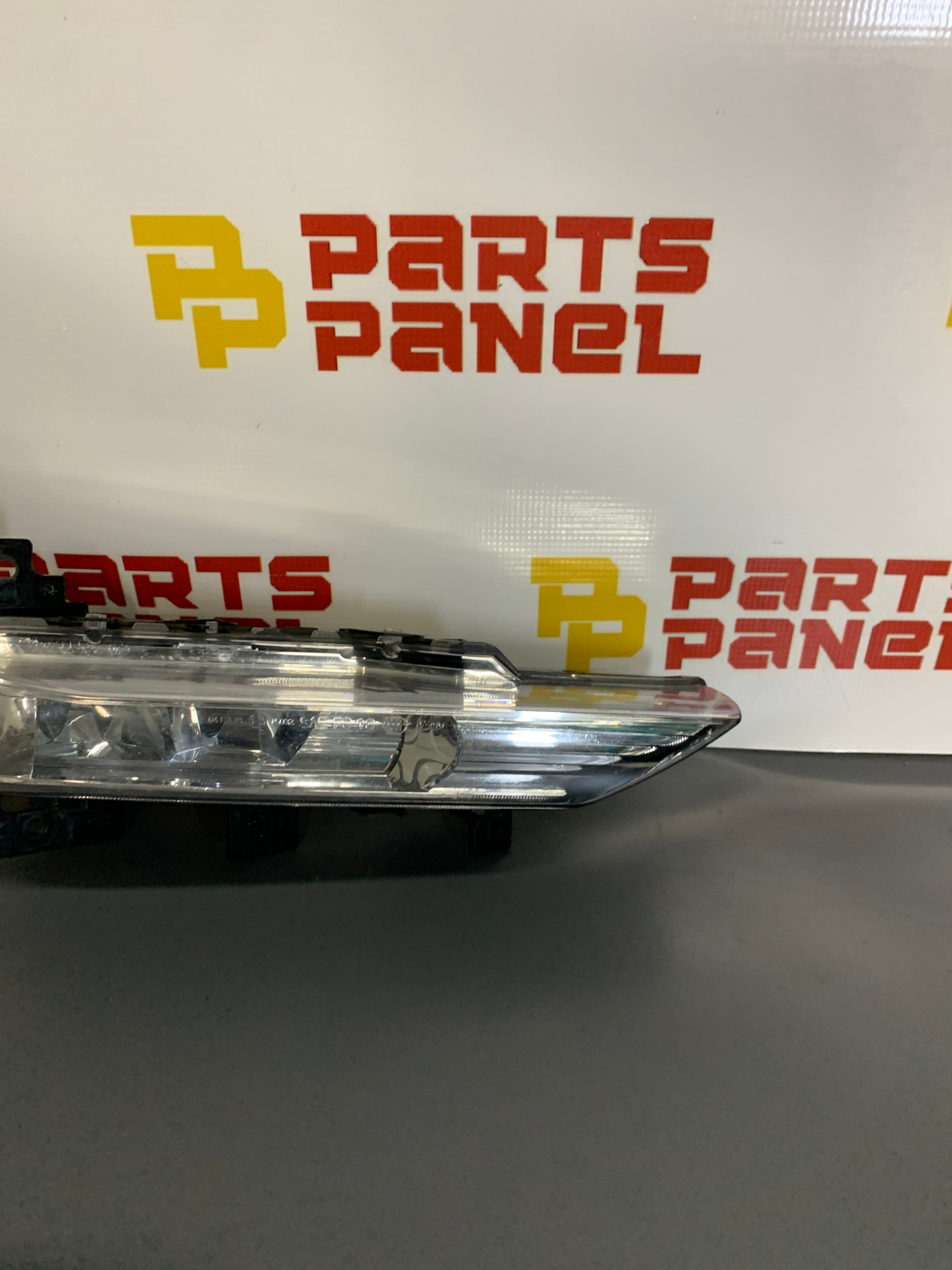 2018 - 2024 INFINITI QX80 PASSENGER SIDE BUMPER MOUNTED FOG LIGHT 26150 6GW0A