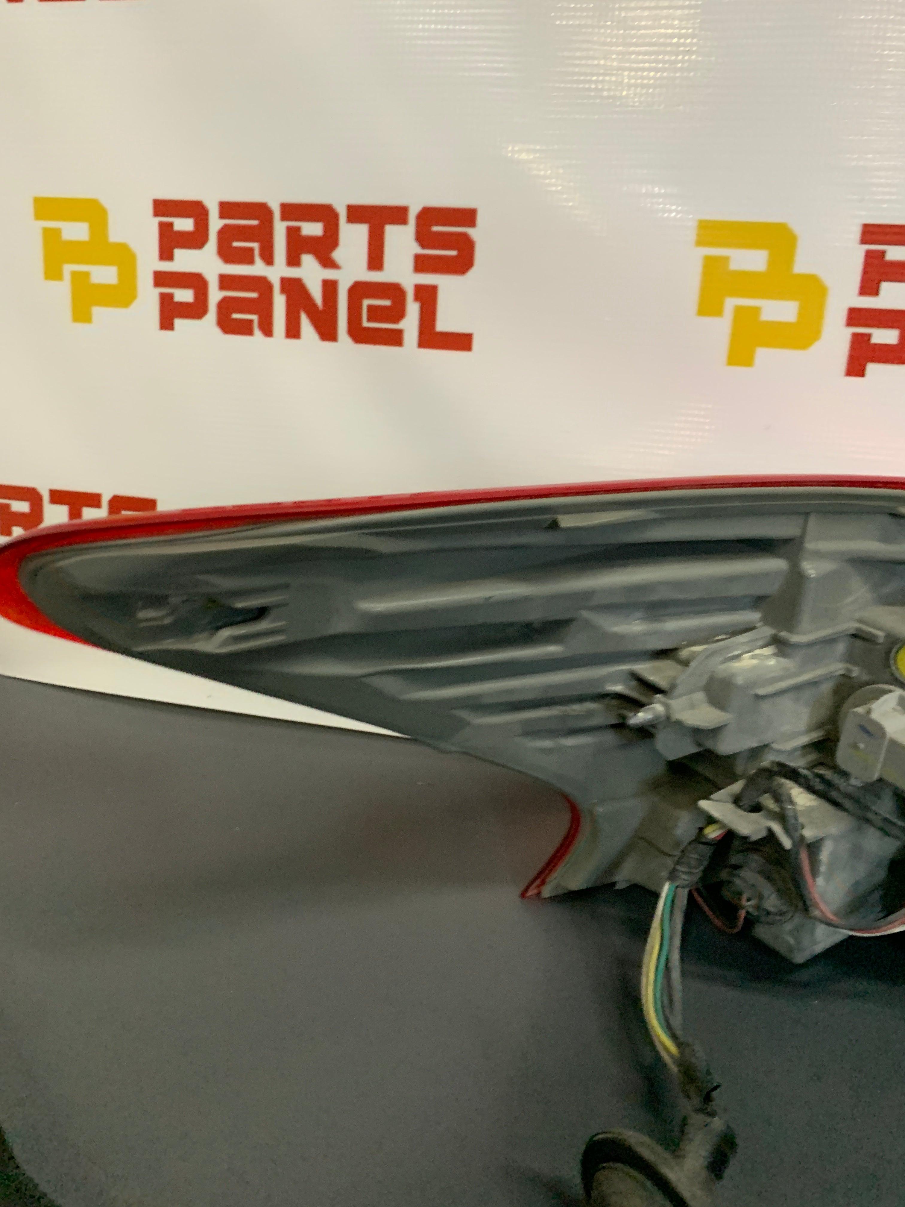 2016 - 2018 NISSAN SENTRA PASSENGER SIDE OUTER TIAL LIGHT