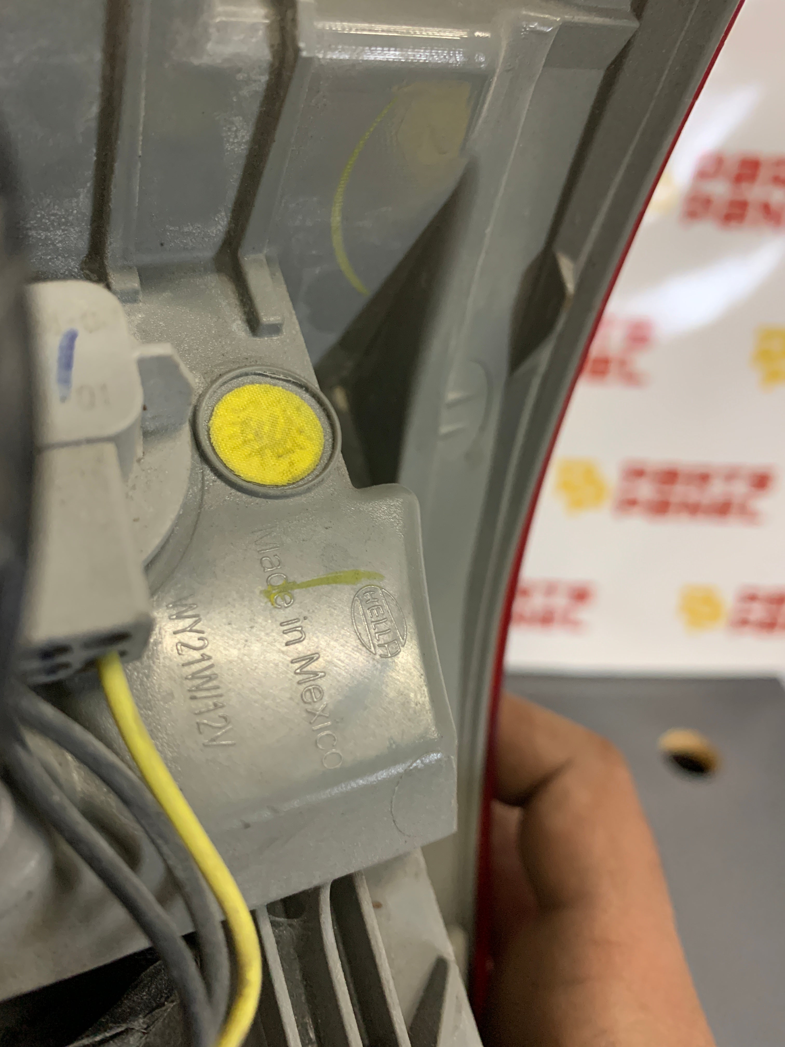 2016 - 2018 NISSAN SENTRA PASSENGER SIDE OUTER TIAL LIGHT