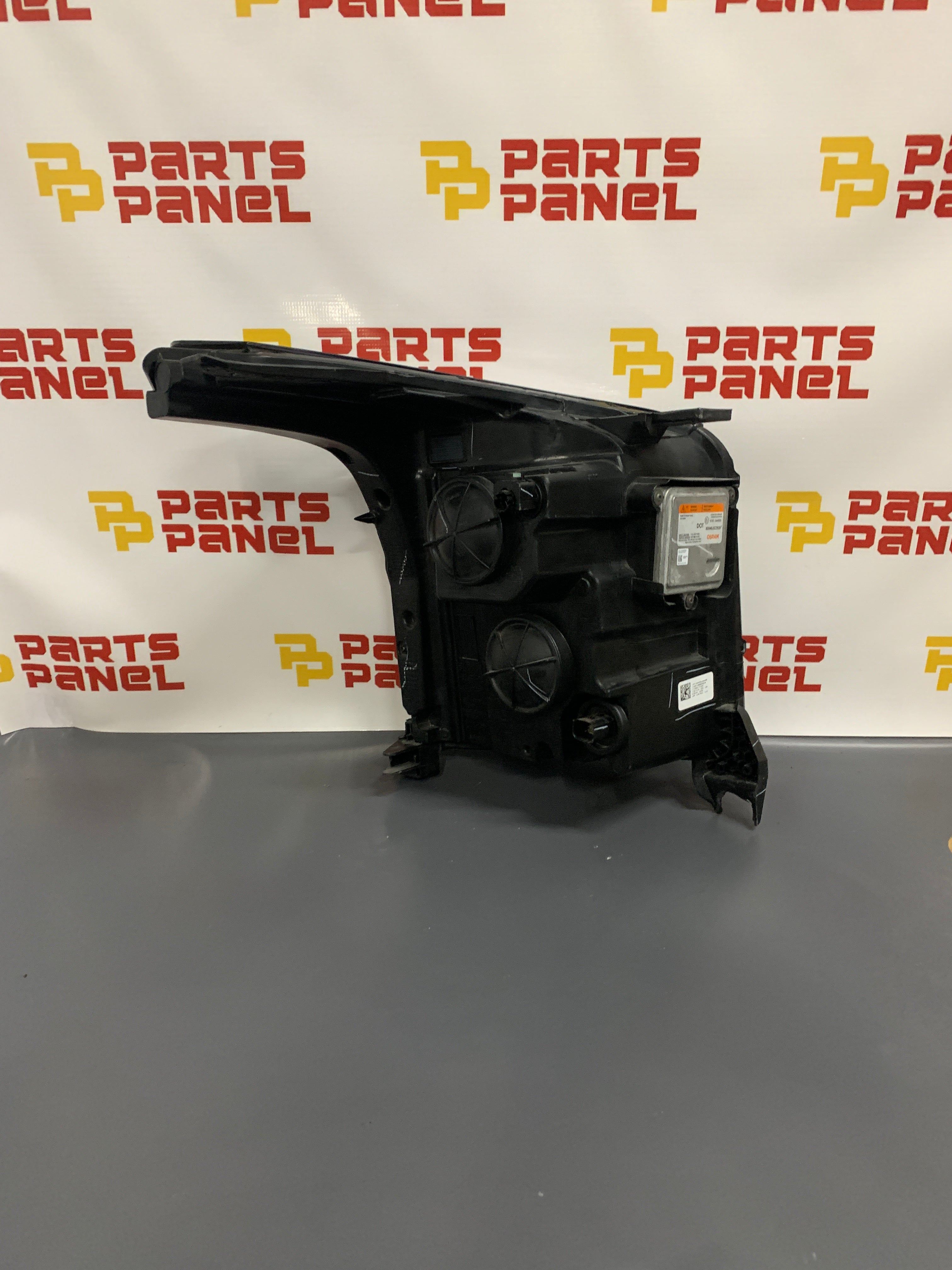 2015 - 2020 GMC YUKON DRIVER SIDE LEFT SIDE XENON HID HEADLIGHT 84564095