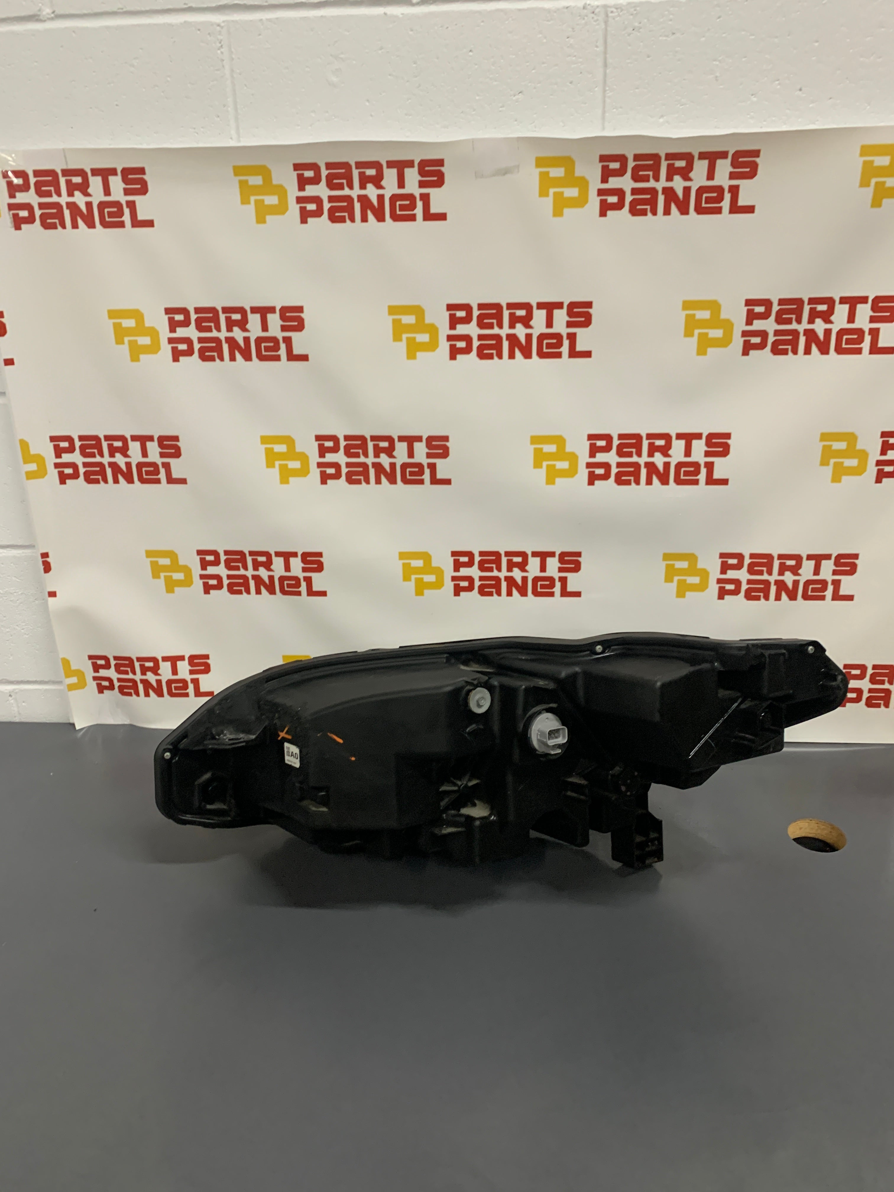 2023 - 2025 HONDA HRV HR-V PASSENGER SIDE HEADLIGHT 33100-3W0-A02