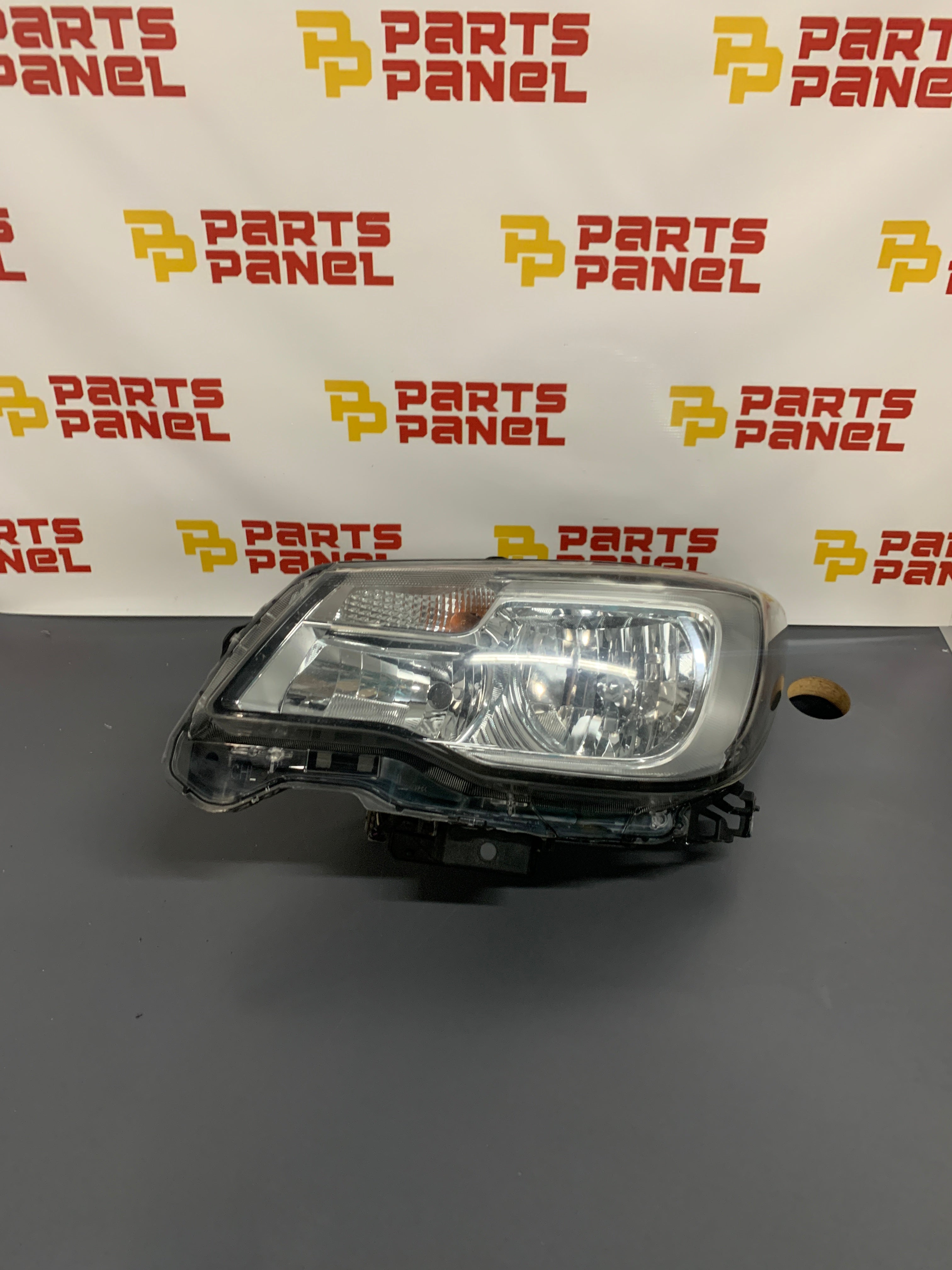 2017 - 2018 SUBARU FORESTER DRIVER SIDE HEALOGEN HEADLIGHT