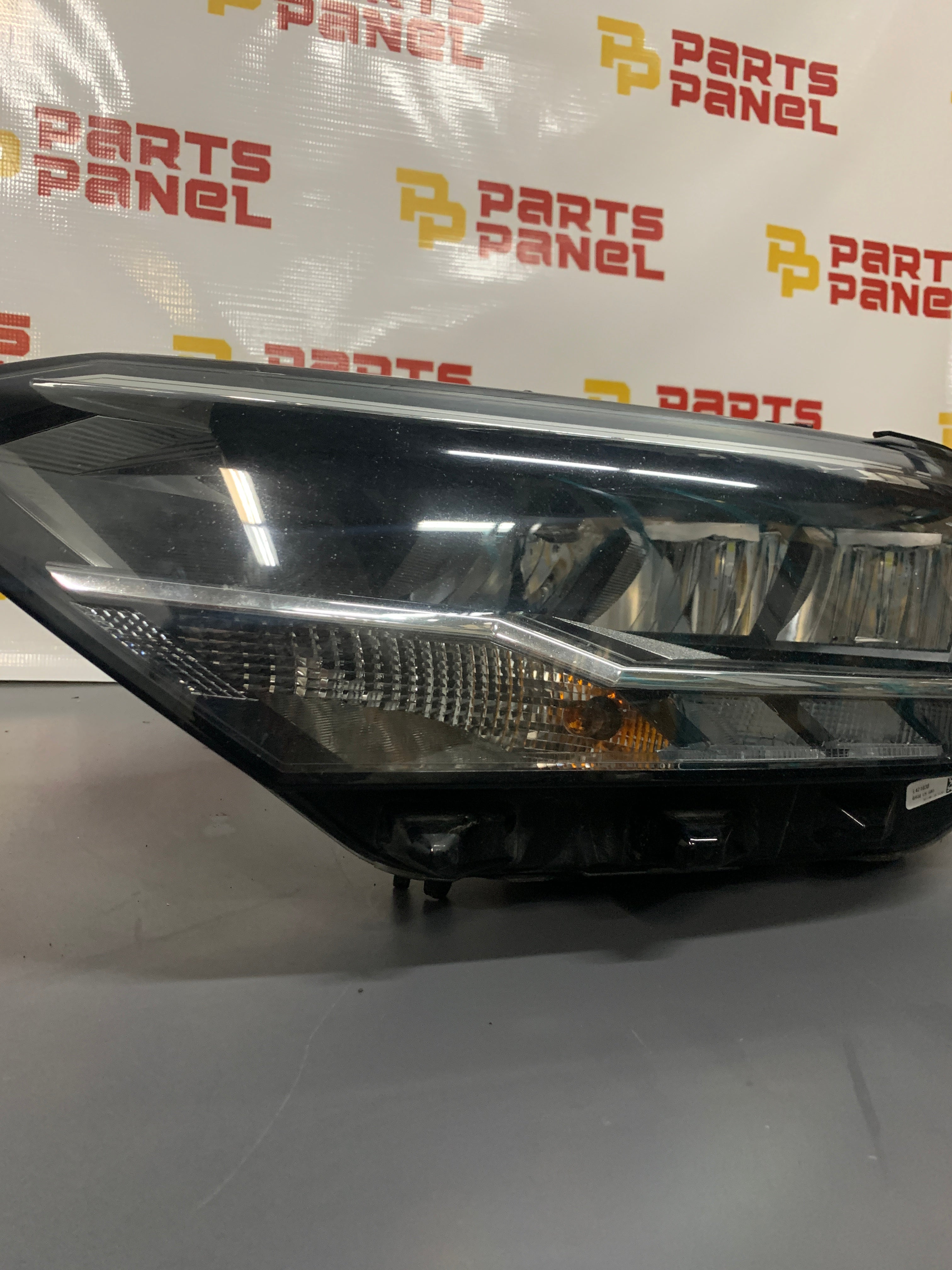 2019 - 2024 VOLKSWAGEN JETTA / JETTA GLI DRIVER SIDE HEADLIGHT 17A.941.035.E