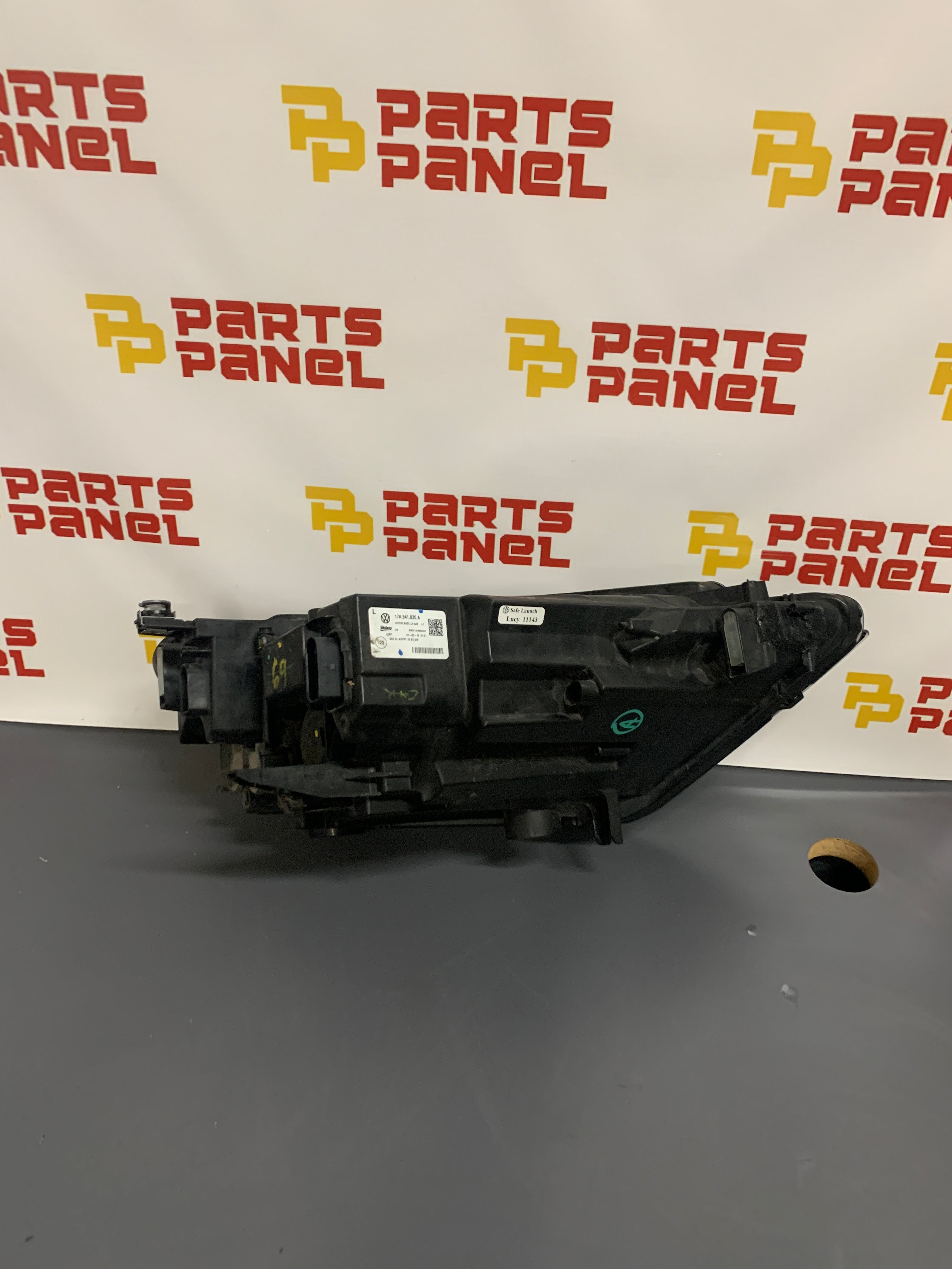 2019 - 2024 VOLKSWAGEN JETTA / JETTA GLI DRIVER SIDE HEADLIGHT 17A.941.035.E
