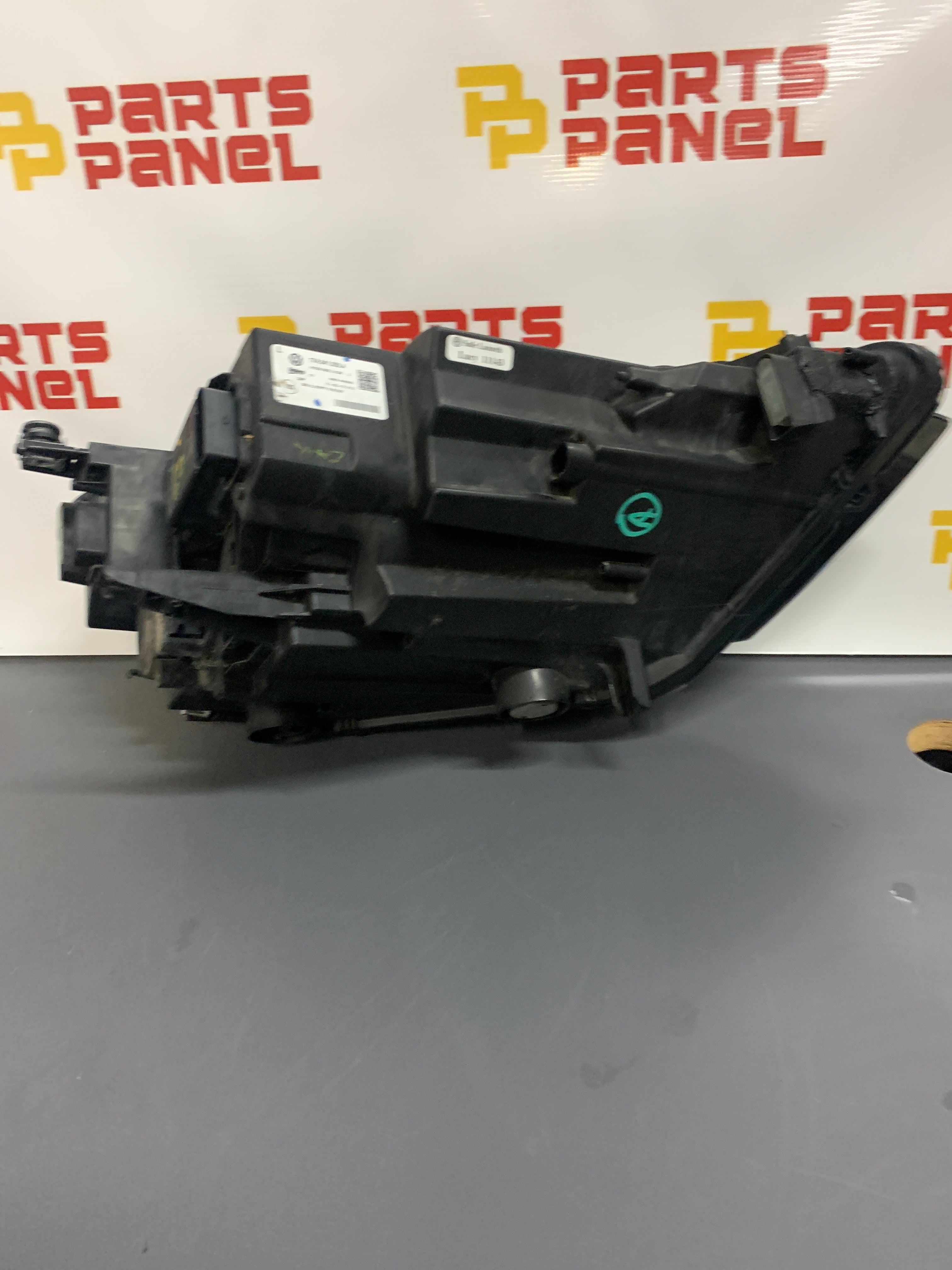 2019 - 2024 VOLKSWAGEN JETTA / JETTA GLI DRIVER SIDE HEADLIGHT 17A.941.035.E