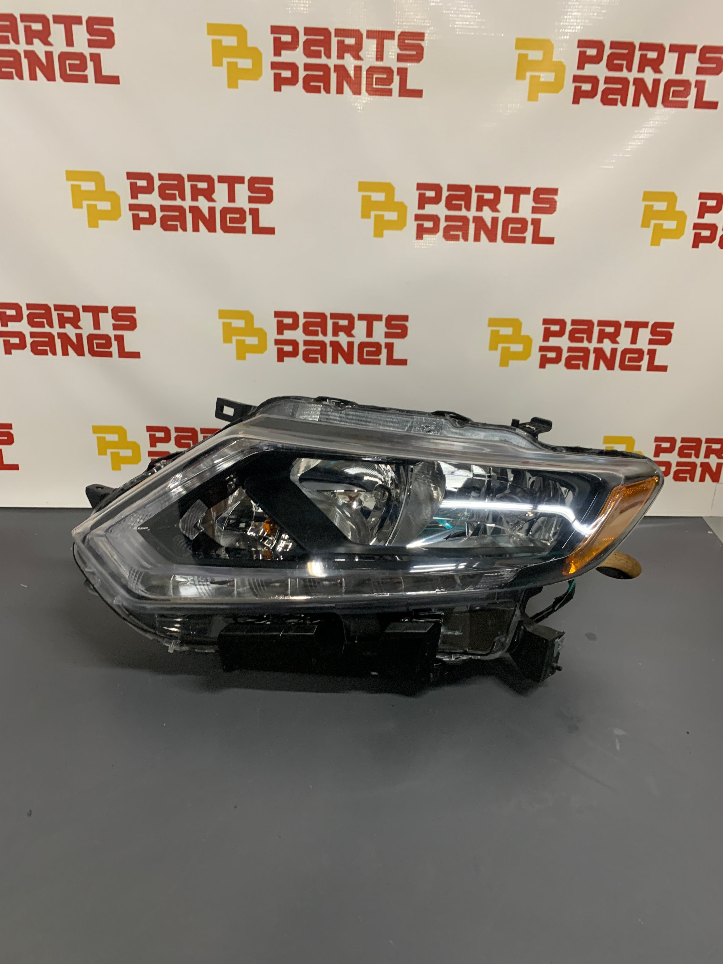 2014 - 2016 NISSAN ROGUE DRIVER SIDE HALOGEN HEADLIGHT DS738-B101
