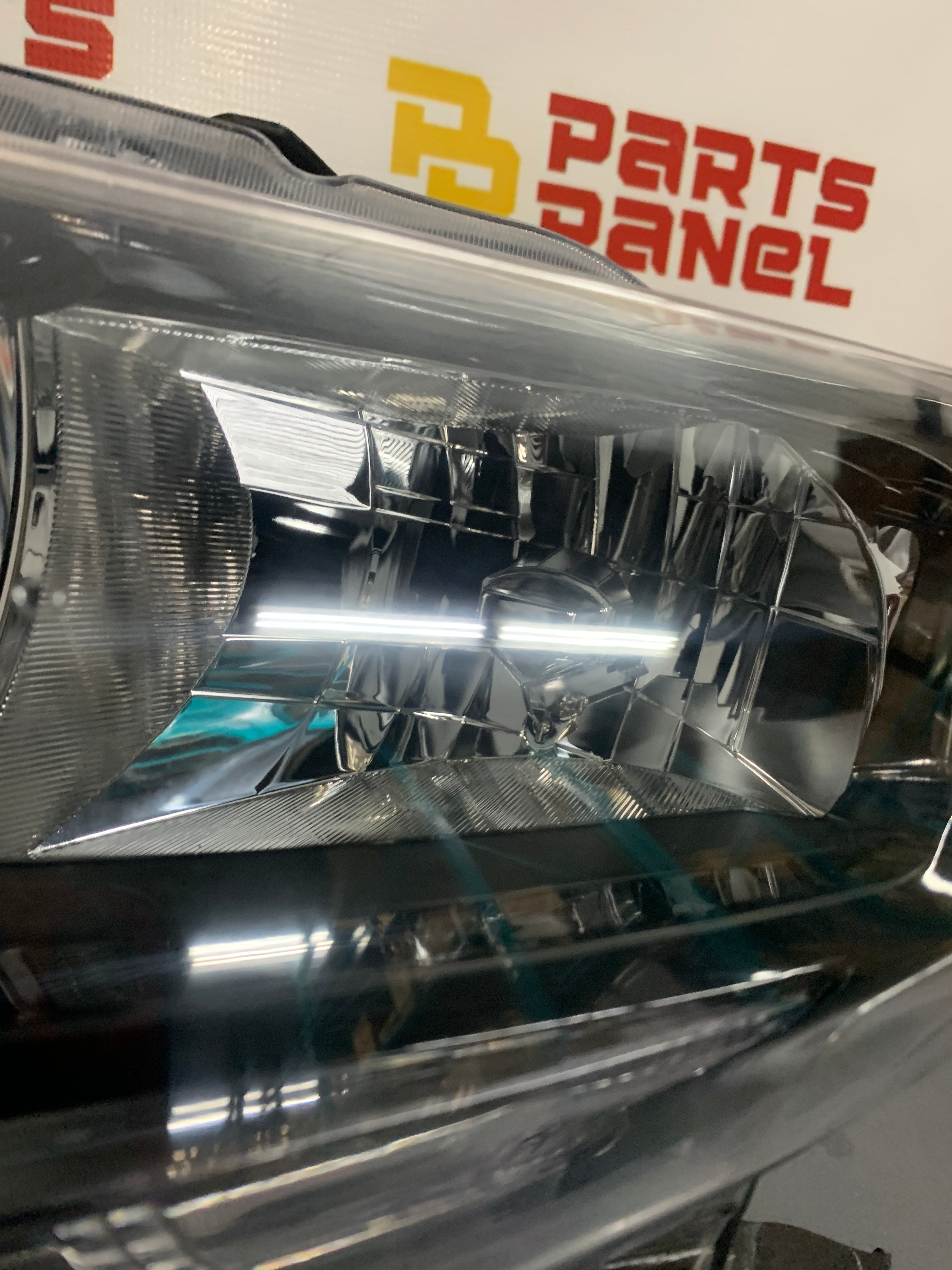 2014 - 2016 NISSAN ROGUE DRIVER SIDE HALOGEN HEADLIGHT DS738-B101