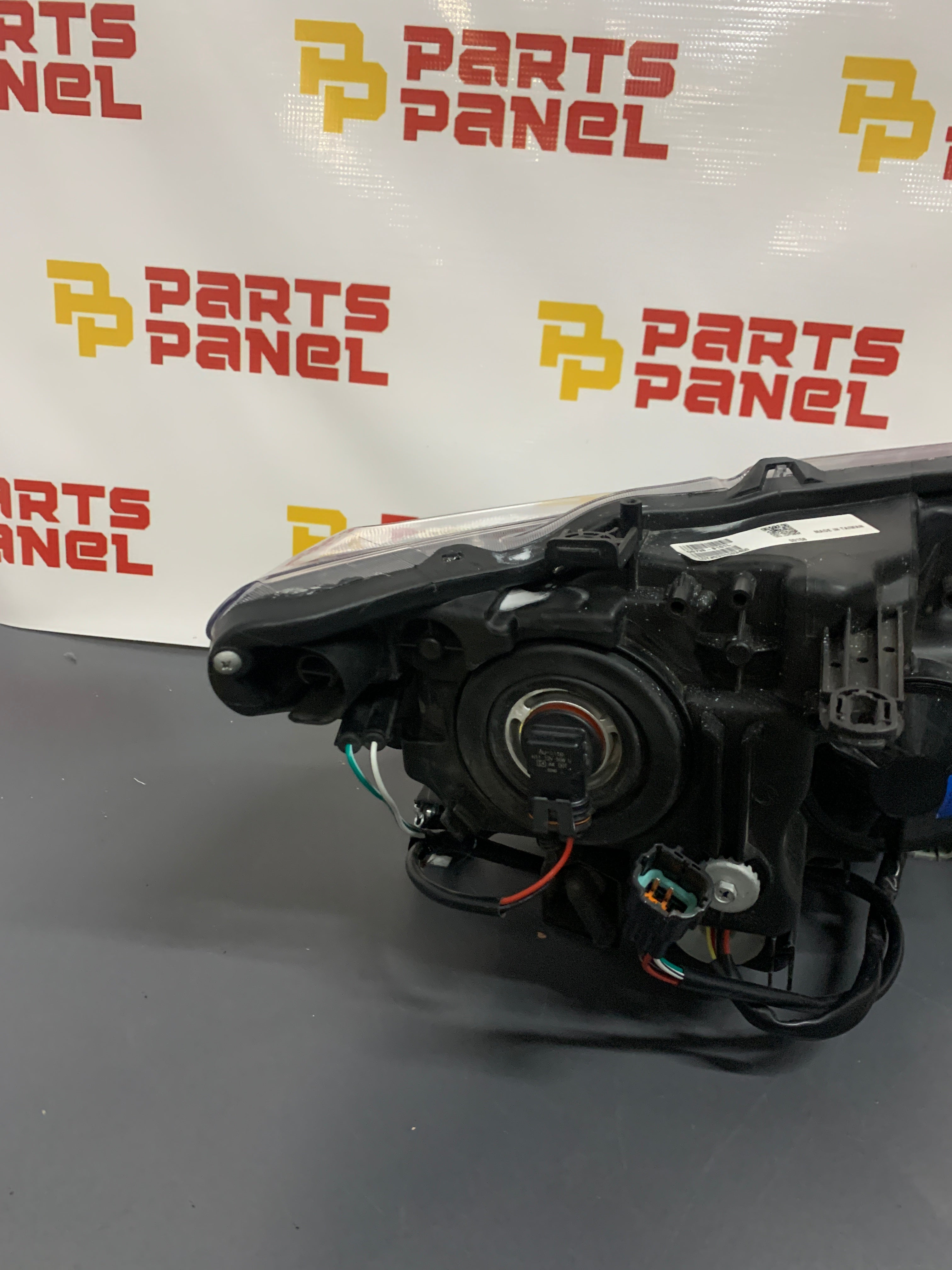 2014 - 2016 NISSAN ROGUE DRIVER SIDE HALOGEN HEADLIGHT DS738-B101