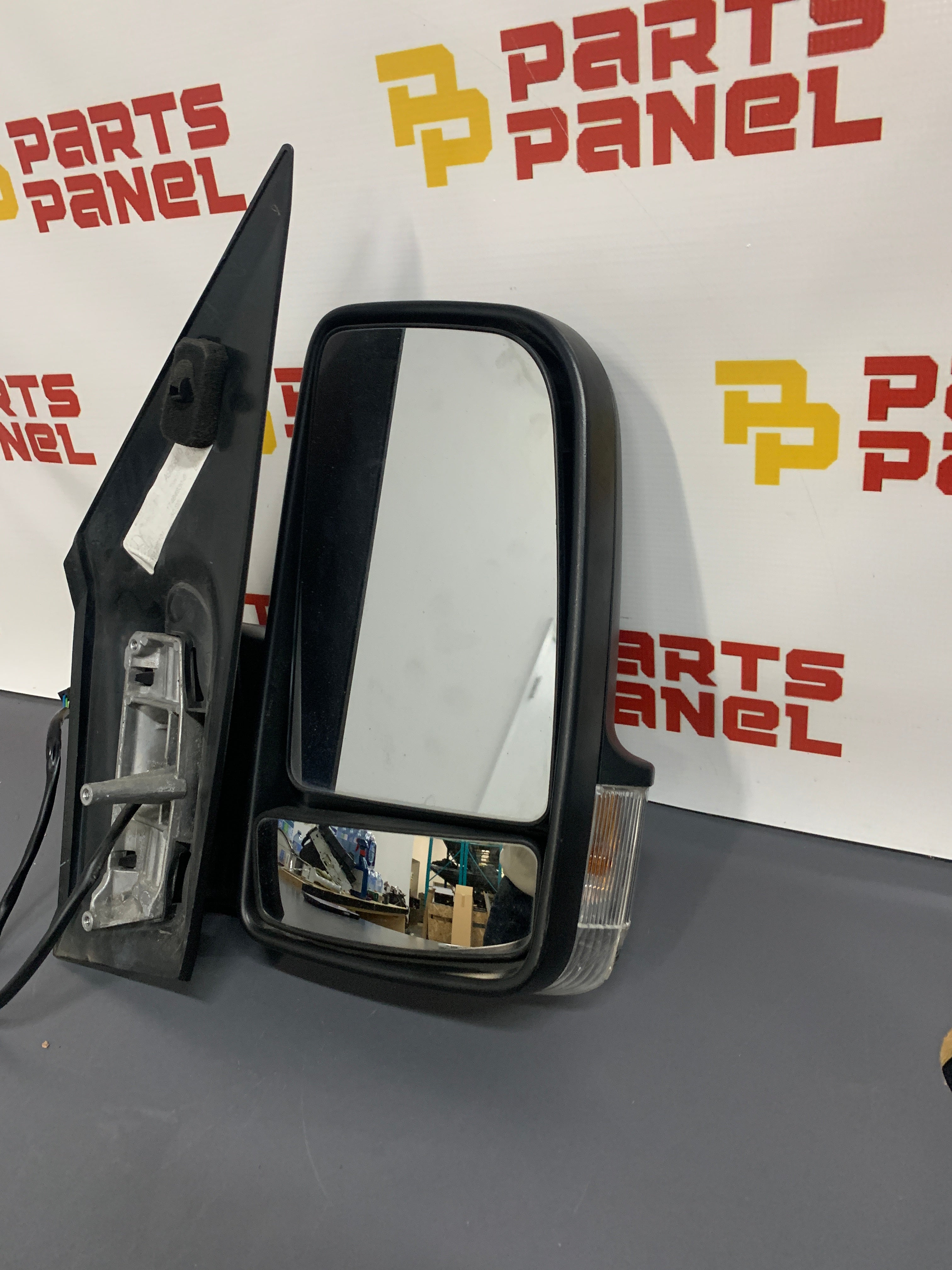 2010 - 2018 MERCEDES SPRINTER PASSENGER SIDE DOOR MIRROR A9068104993