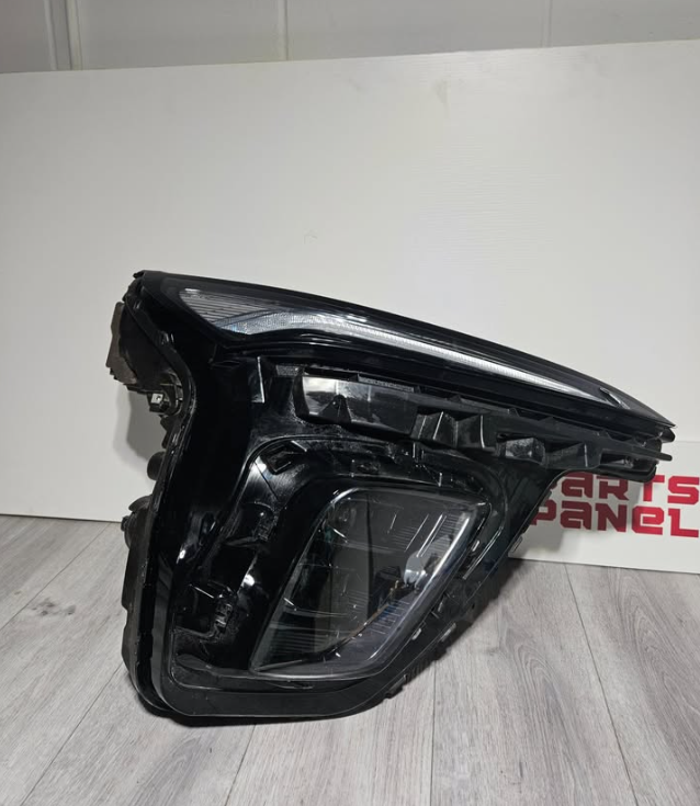 2025-2026 BUICK ENCLAVE PASSENGER SIDE LED HEADLIGHT OEM USED 26585511