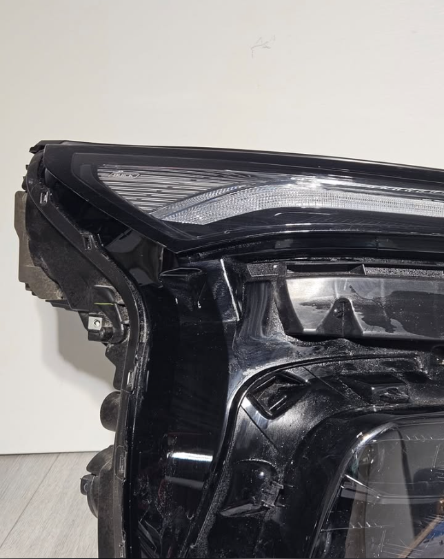 2025-2026 BUICK ENCLAVE PASSENGER SIDE LED HEADLIGHT OEM USED 26585511