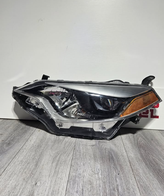 2014-2016 TOYOTA COROLLA RH RIGHT PASSENGER SIDE HEADLIGHT 947 449-33
