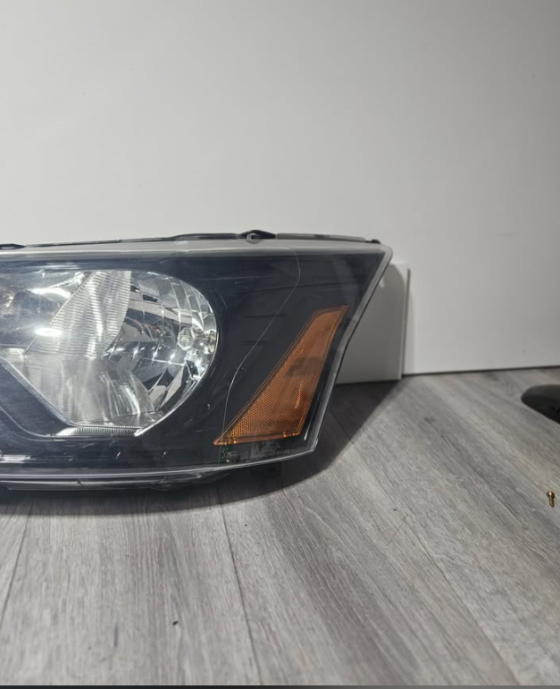 2015-2023 FORD TRANSIT 150, 250, AND 350 HALOGEN HEADLIGHT DRIVER SIDE OEM USED CK41-13W030-AM