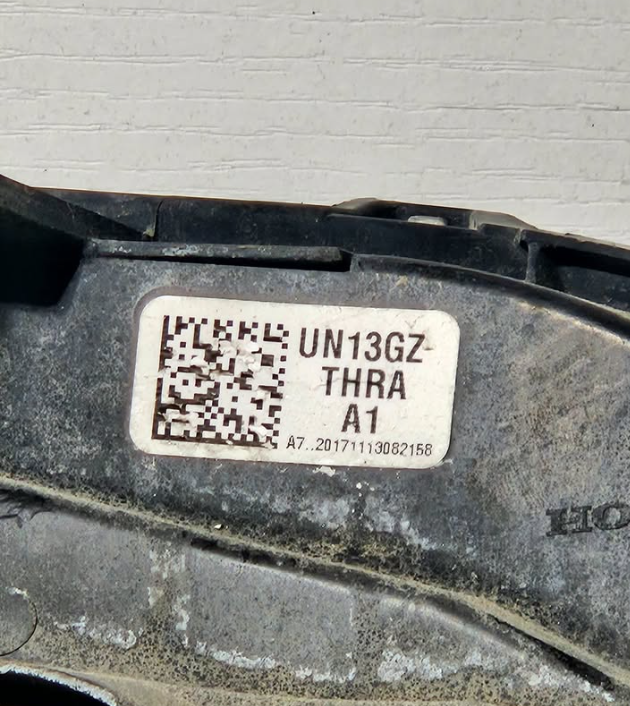 2018-2020 HONDA ODYSSEY DRIVER SIDE HALOGEN HEADLIGHT OEM USED