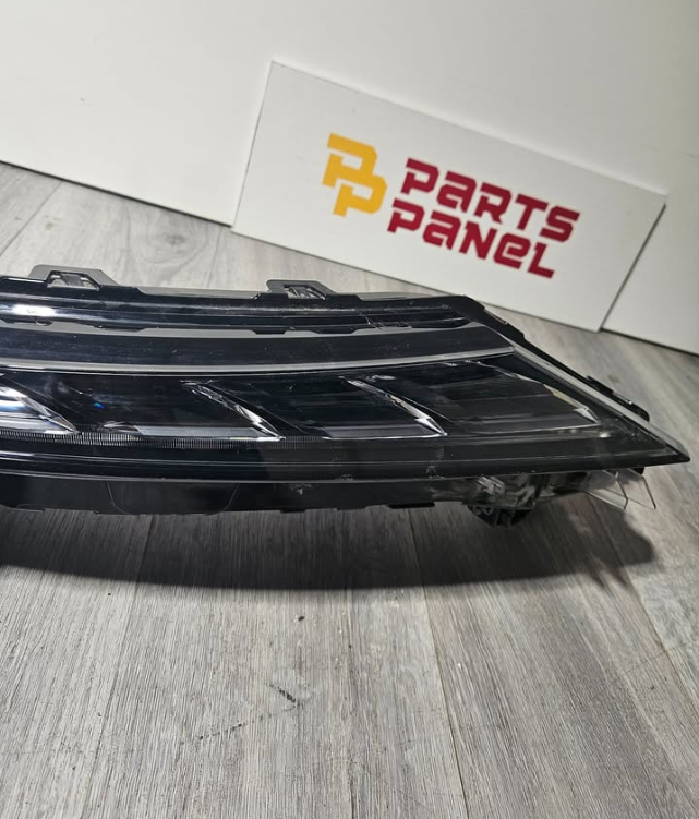 2022-2026 MITSUBISHI OUTLANDER PASSENGER SIDE LED HEADLIGHT OEM USED 8310A044