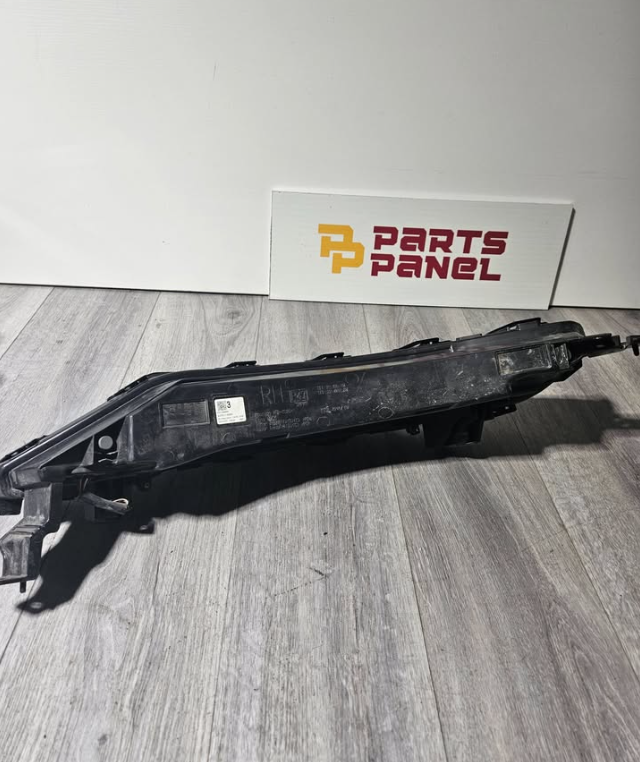 2022-2026 MITSUBISHI OUTLANDER PASSENGER SIDE LED HEADLIGHT OEM USED 8310A044