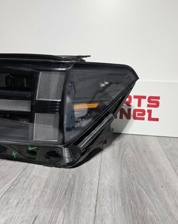 2024-2026 HYUNDAI SANTA FE DRIVER SIDE LED HEADLIGHT OEM USED