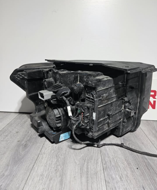 2024-2026 HYUNDAI SANTA FE DRIVER SIDE LED HEADLIGHT OEM USED