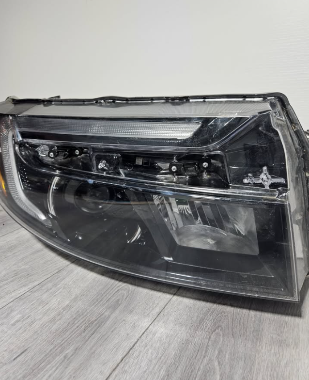2021-2025 HONDA PASSPORT/HONDA RIDGELINE DRIVER SIDE HEADLIGHT OEM USED.