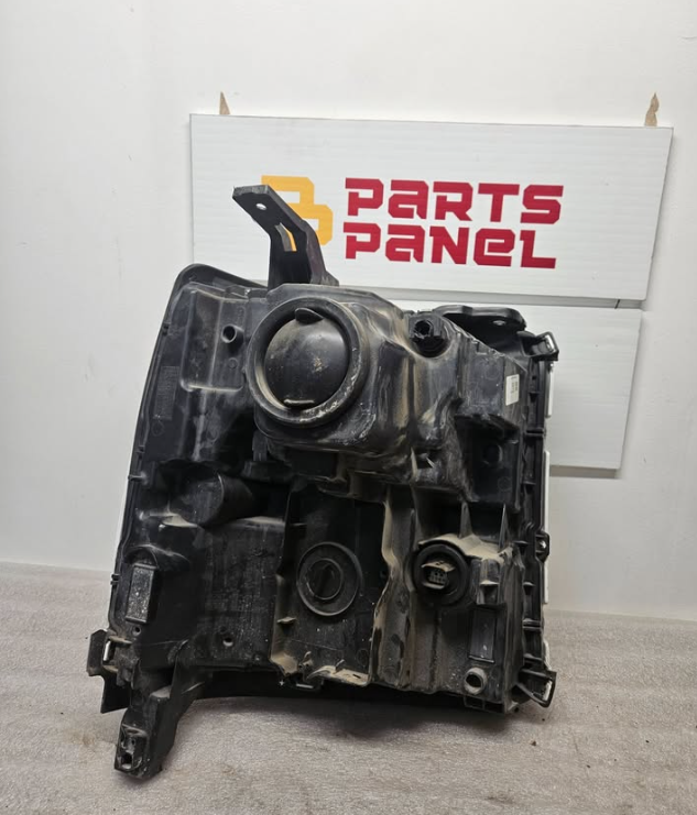 2016 2018 CHEVY SILVERADO 1500 DRIVER SIDE HEADLIGHT 84388603 BROKEN EDGE